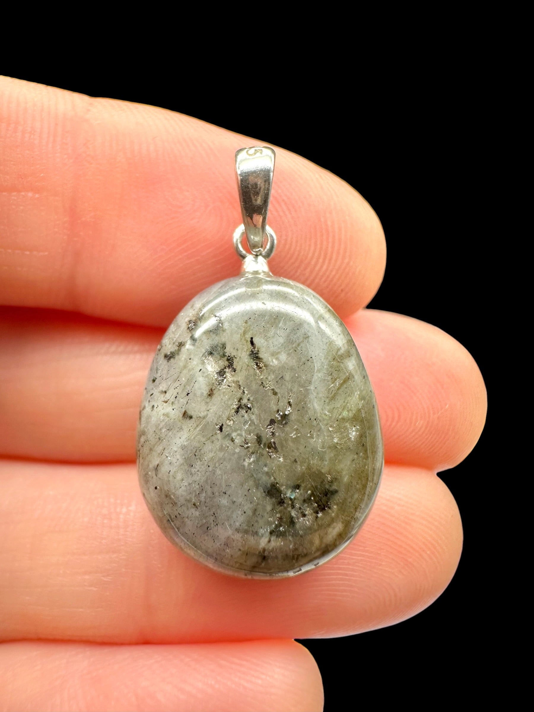 Silver pendant made of labradorite - SP/LB03