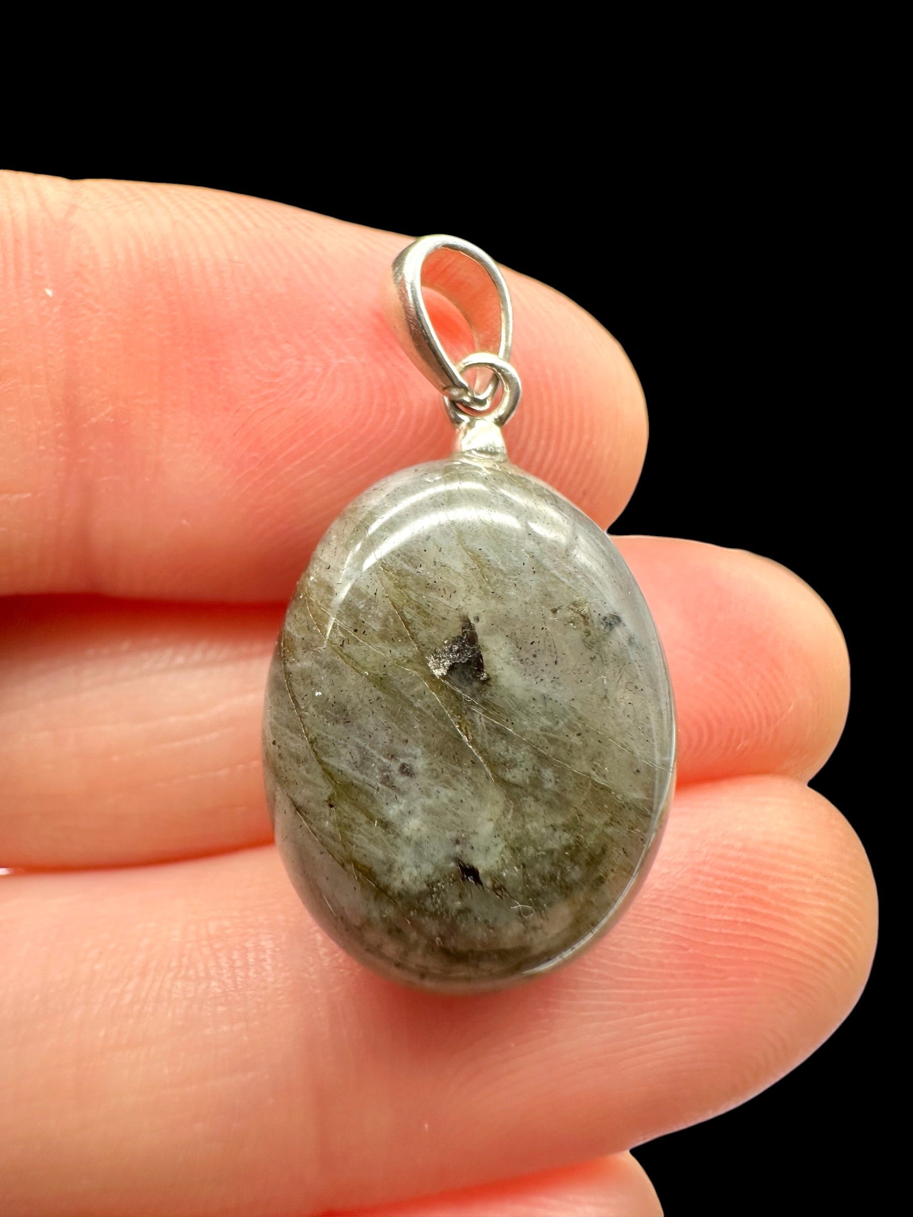 Silver pendant made of labradorite - SP/LB04