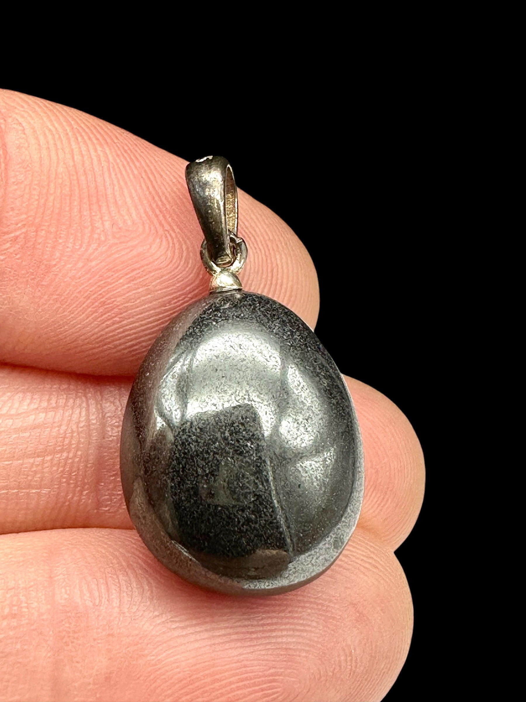 Silver pendant made of hematite