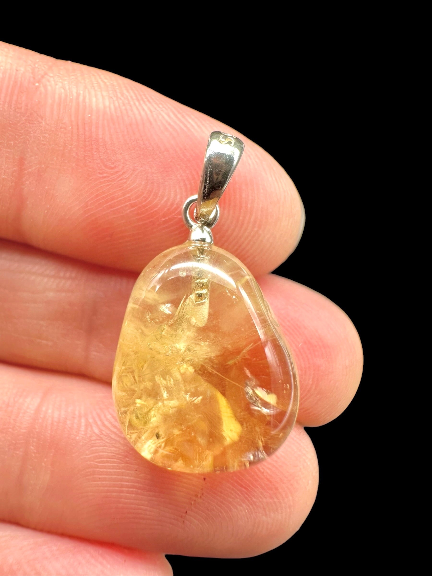 Silver pendant made of citrine