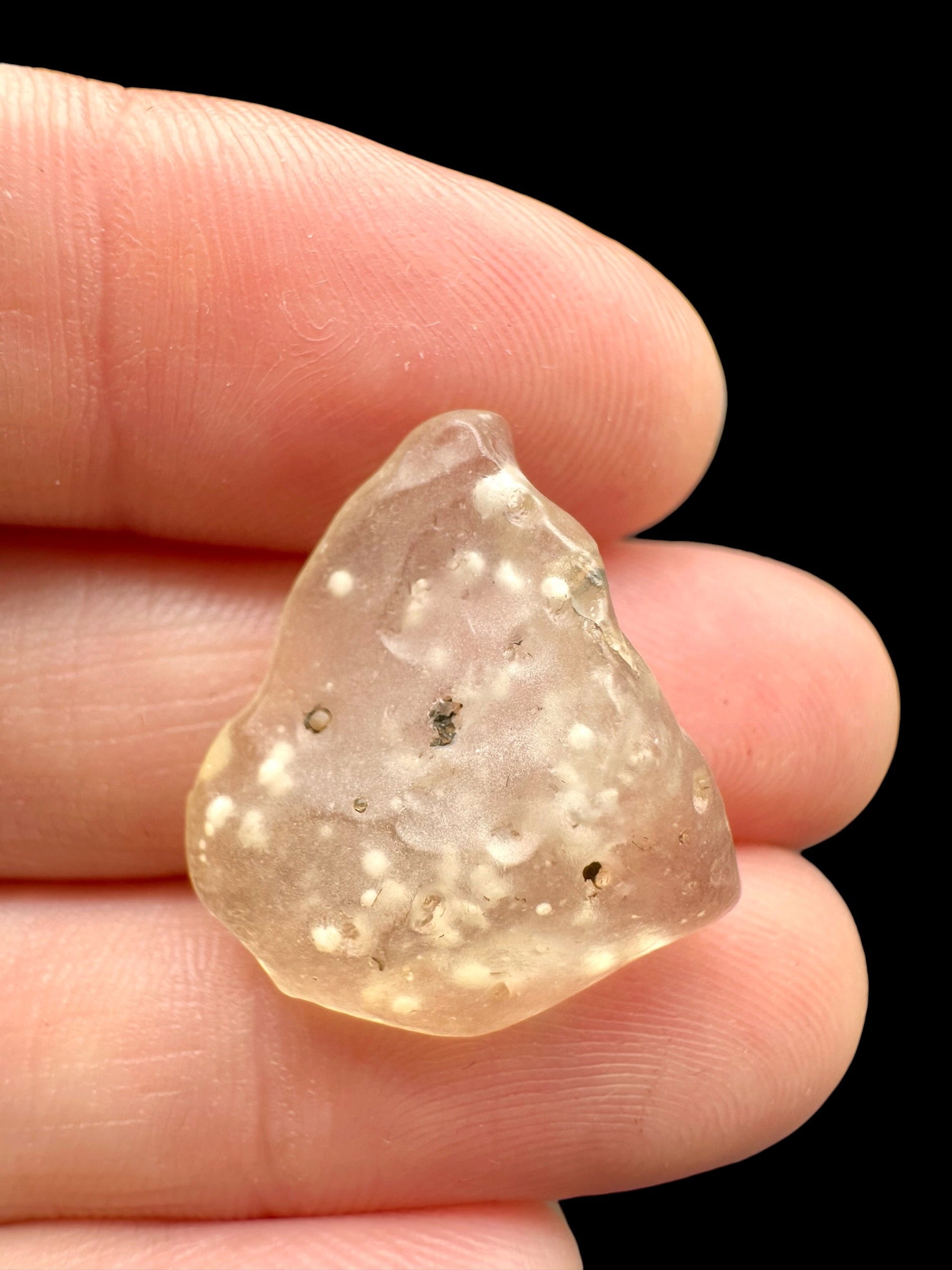 Libyan desert glass with sand inclusions – 2,6g - LPI24