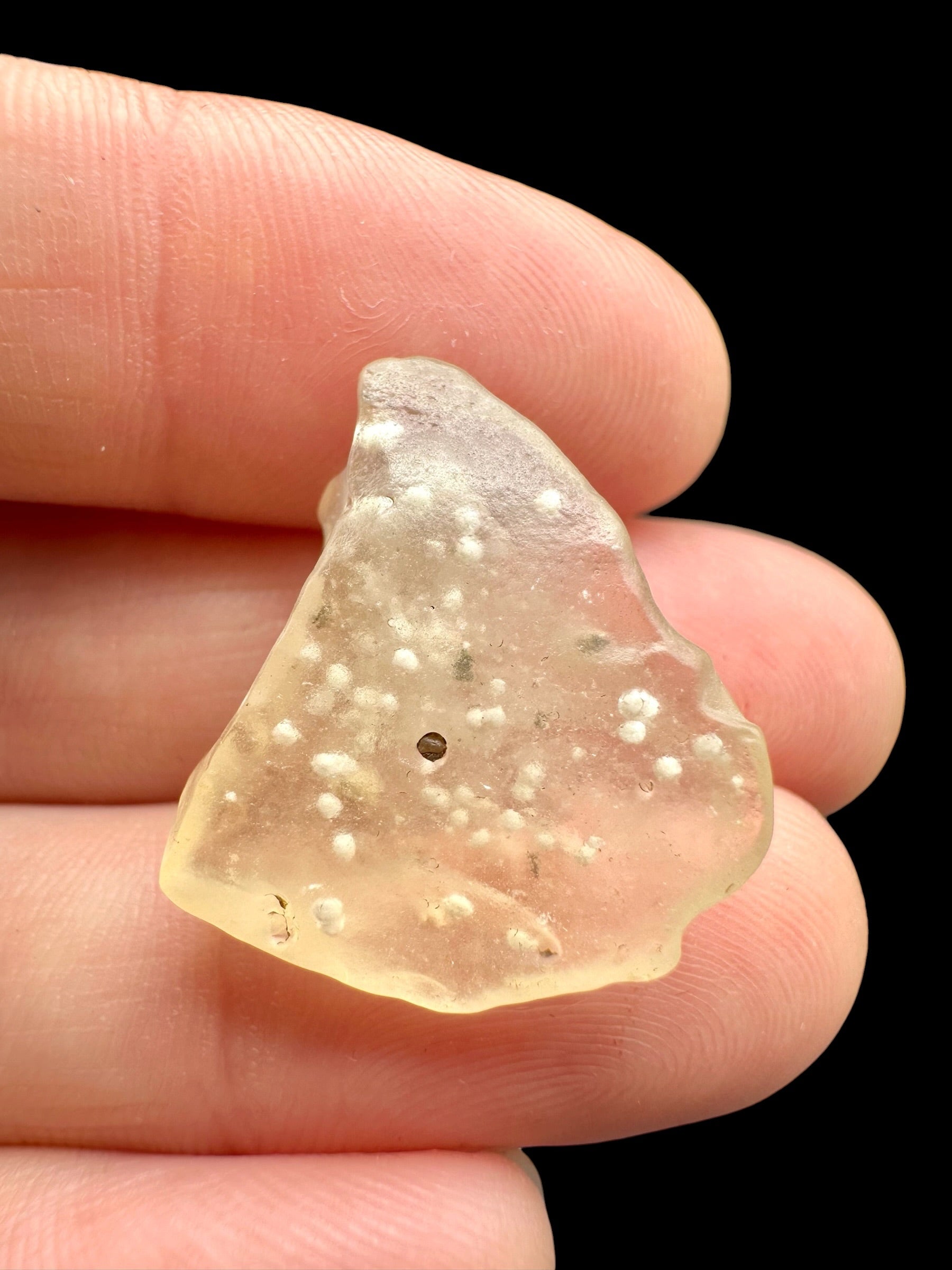 Libyan desert glass with sand inclusions – 2,6g