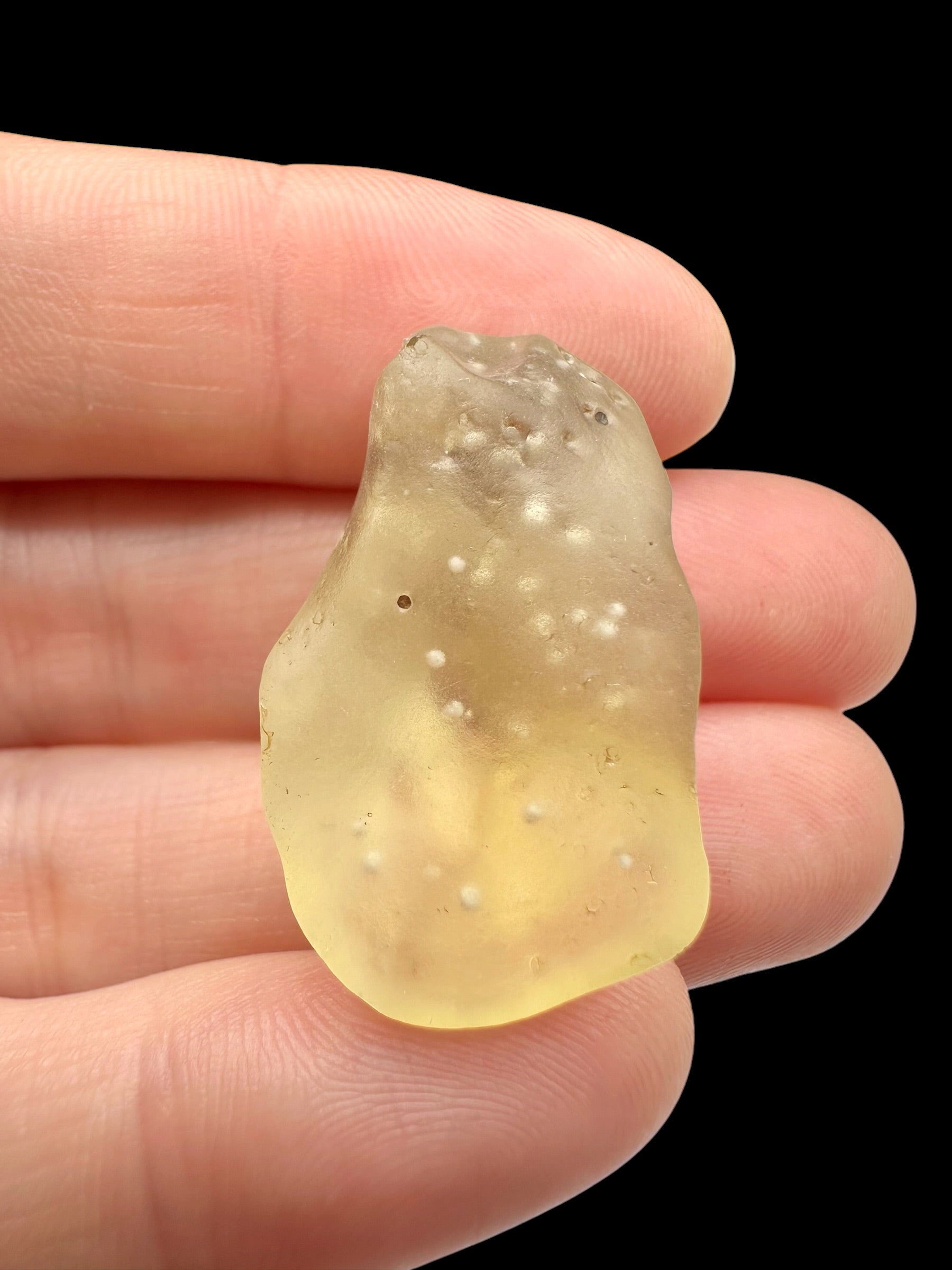 Libyan desert glass with sand inclusions – 5,8g