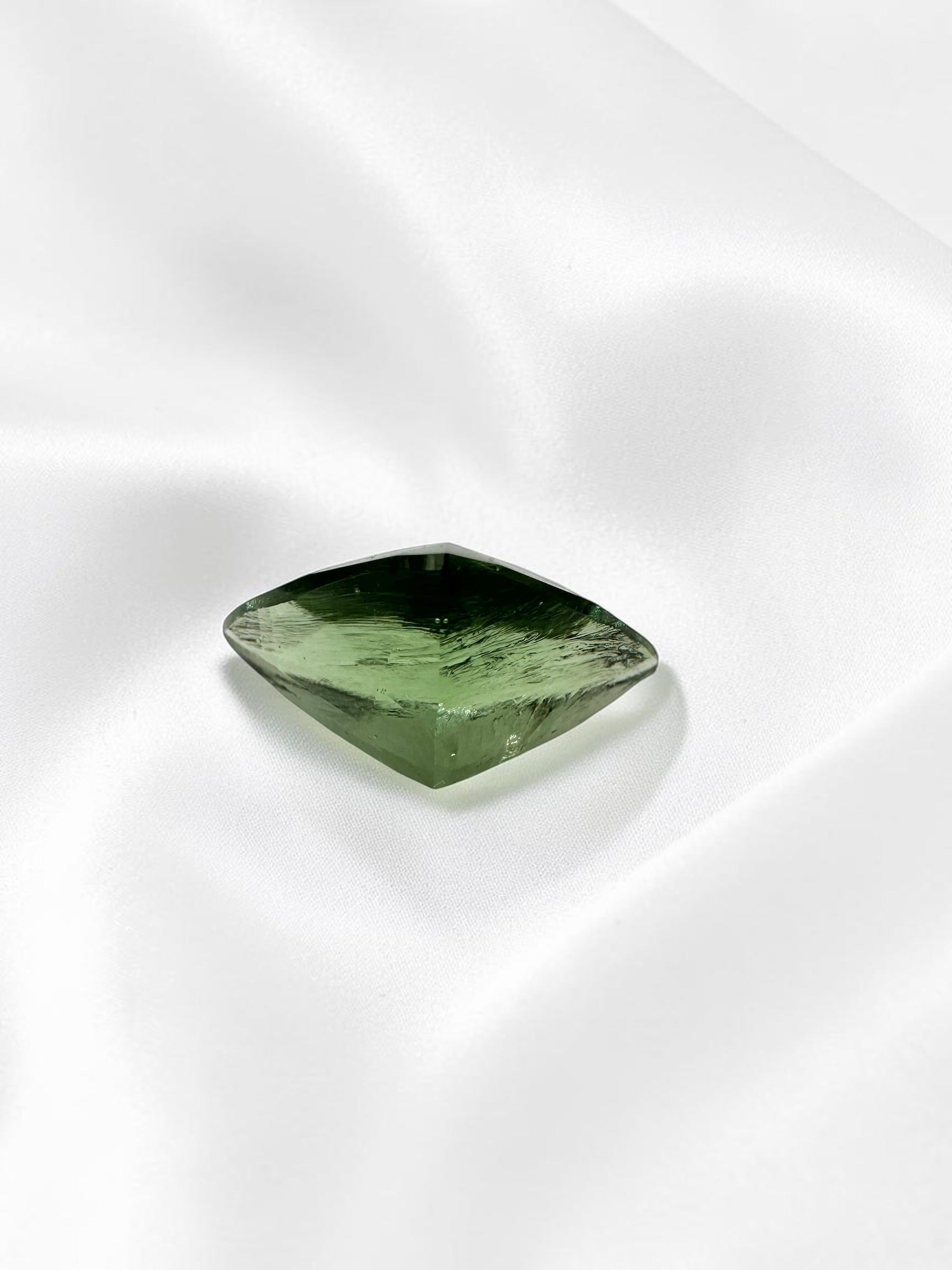 Faceted moldavite 4,45ct - BV094