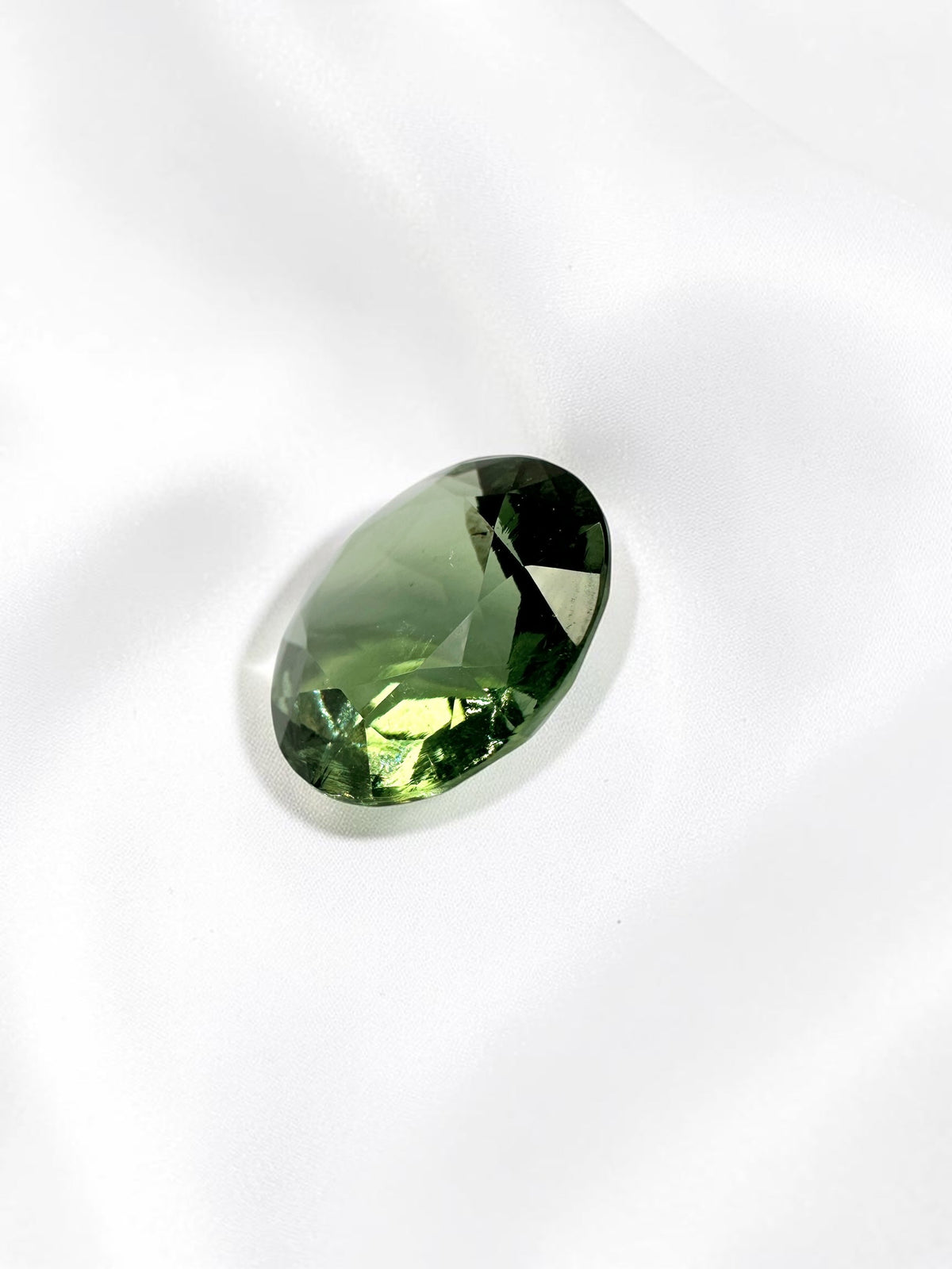 Faceted moldavite 13,1ct - BV096