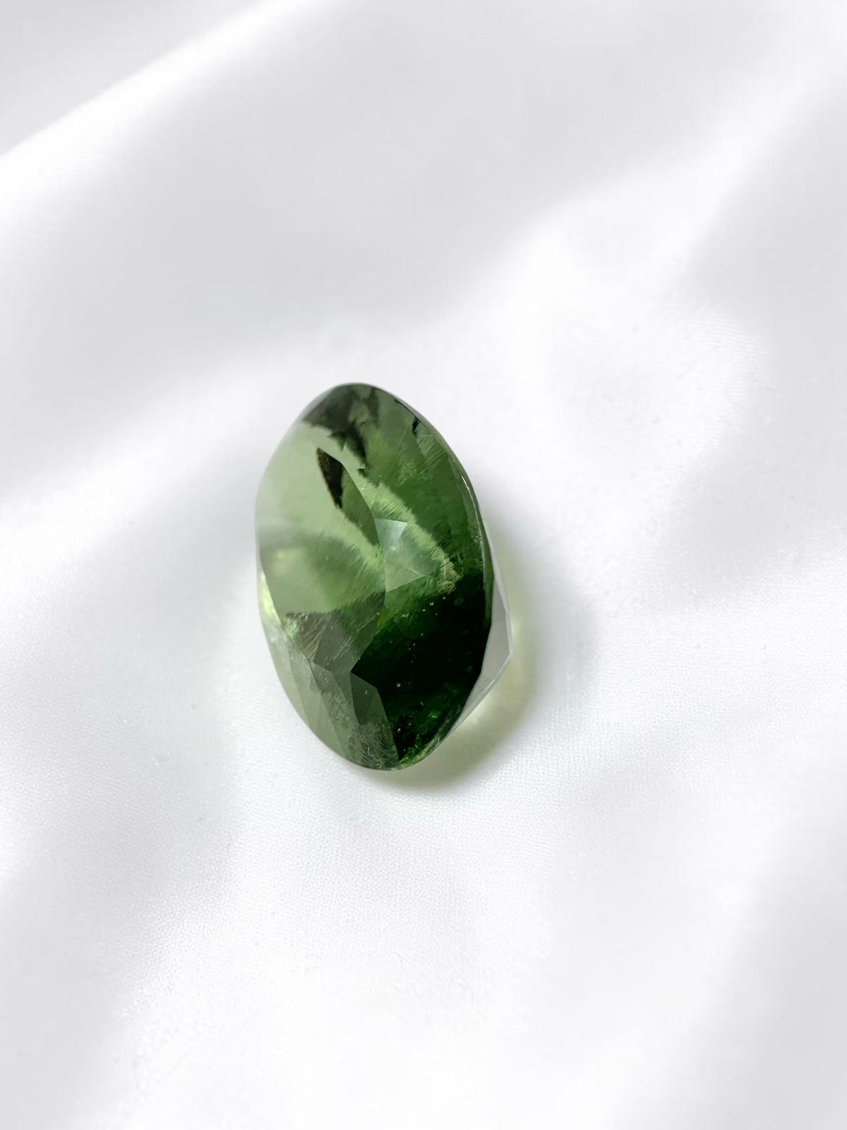 Faceted moldavite 12,5ct - BV097