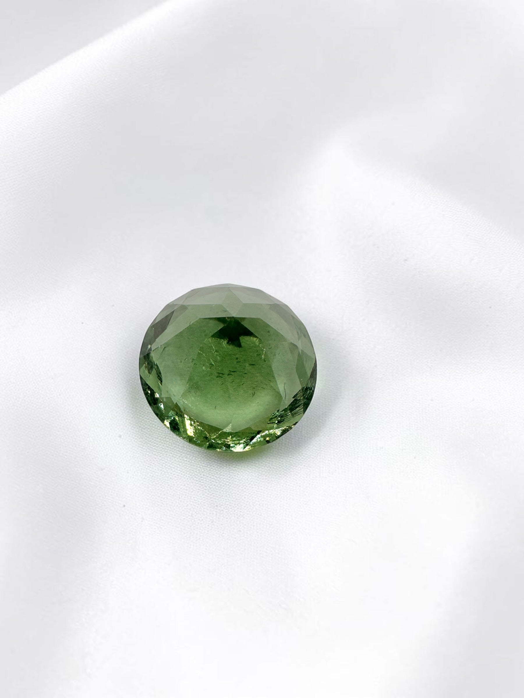 Faceted moldavite 10,6ct - BV098