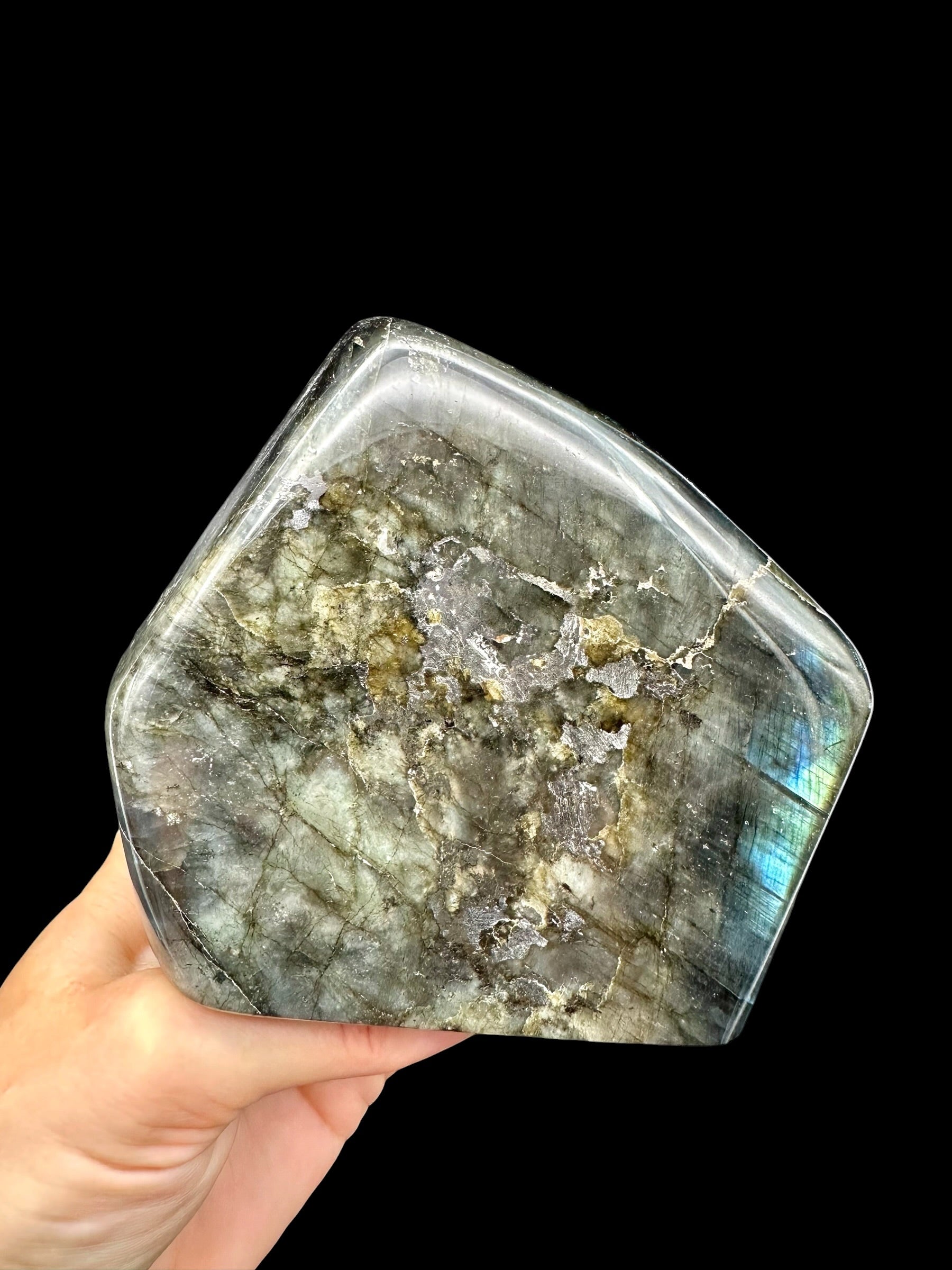 Labradorite selfstanding 12 cm – Madagascar - L061