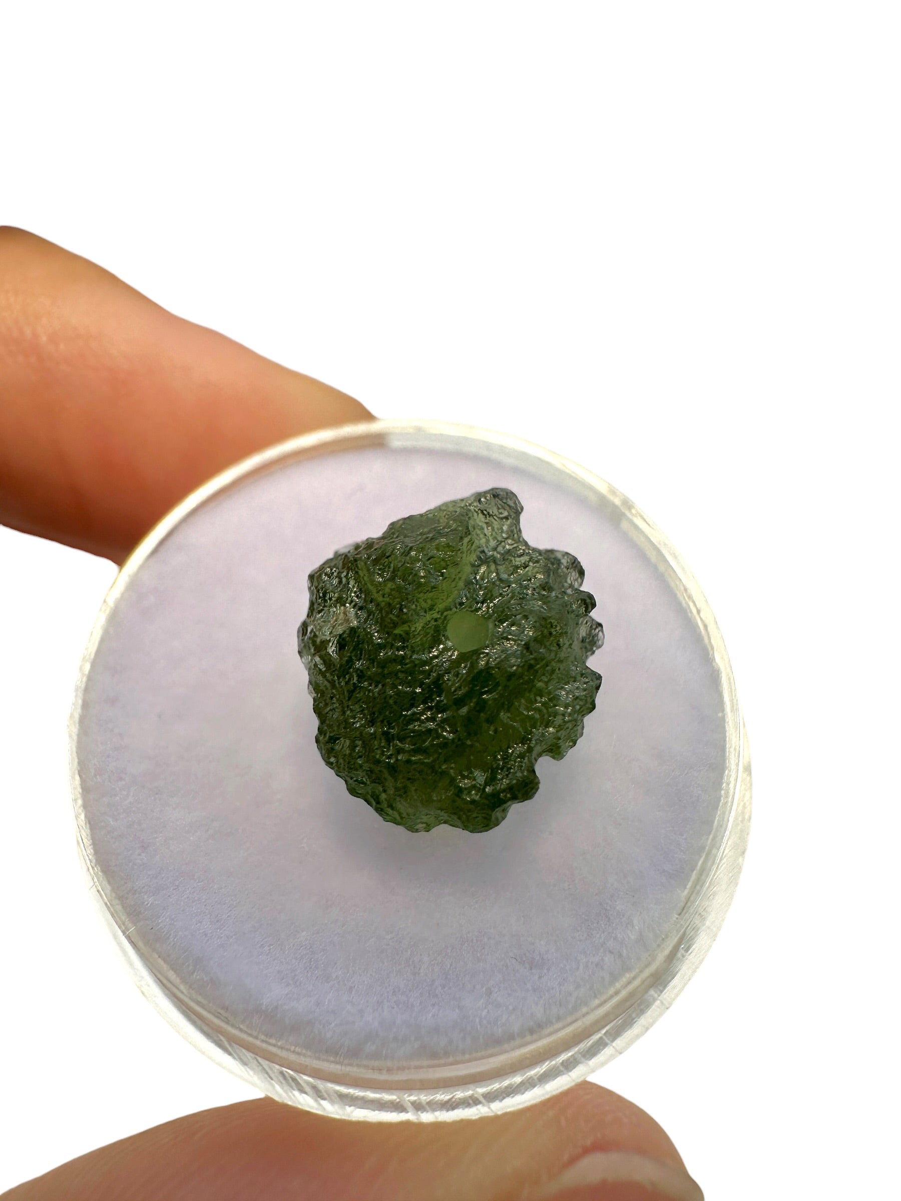 A bead made of raw moldavite 0,88g - VK061