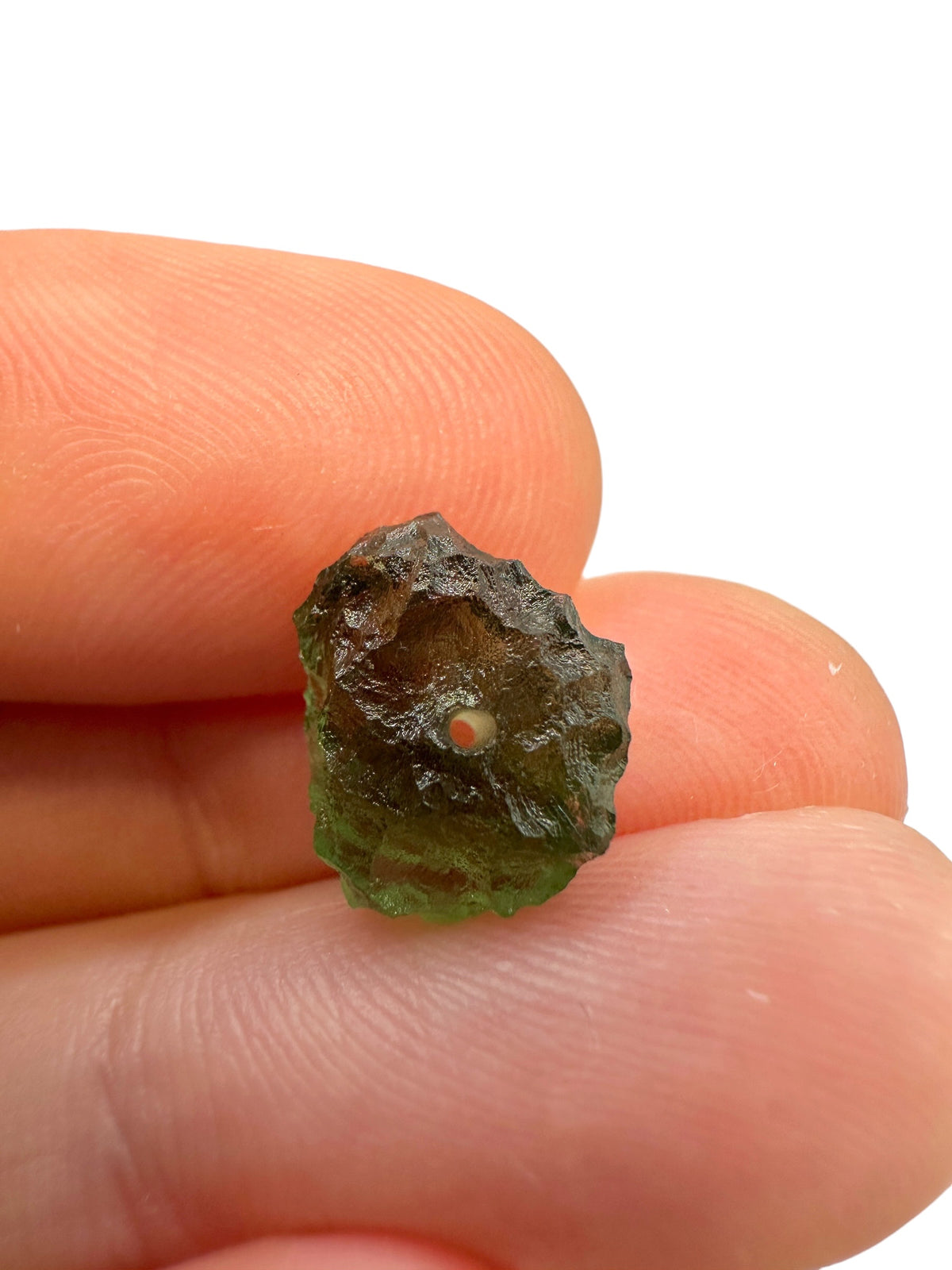 A bead made of raw moldavite 0,67g - VK062