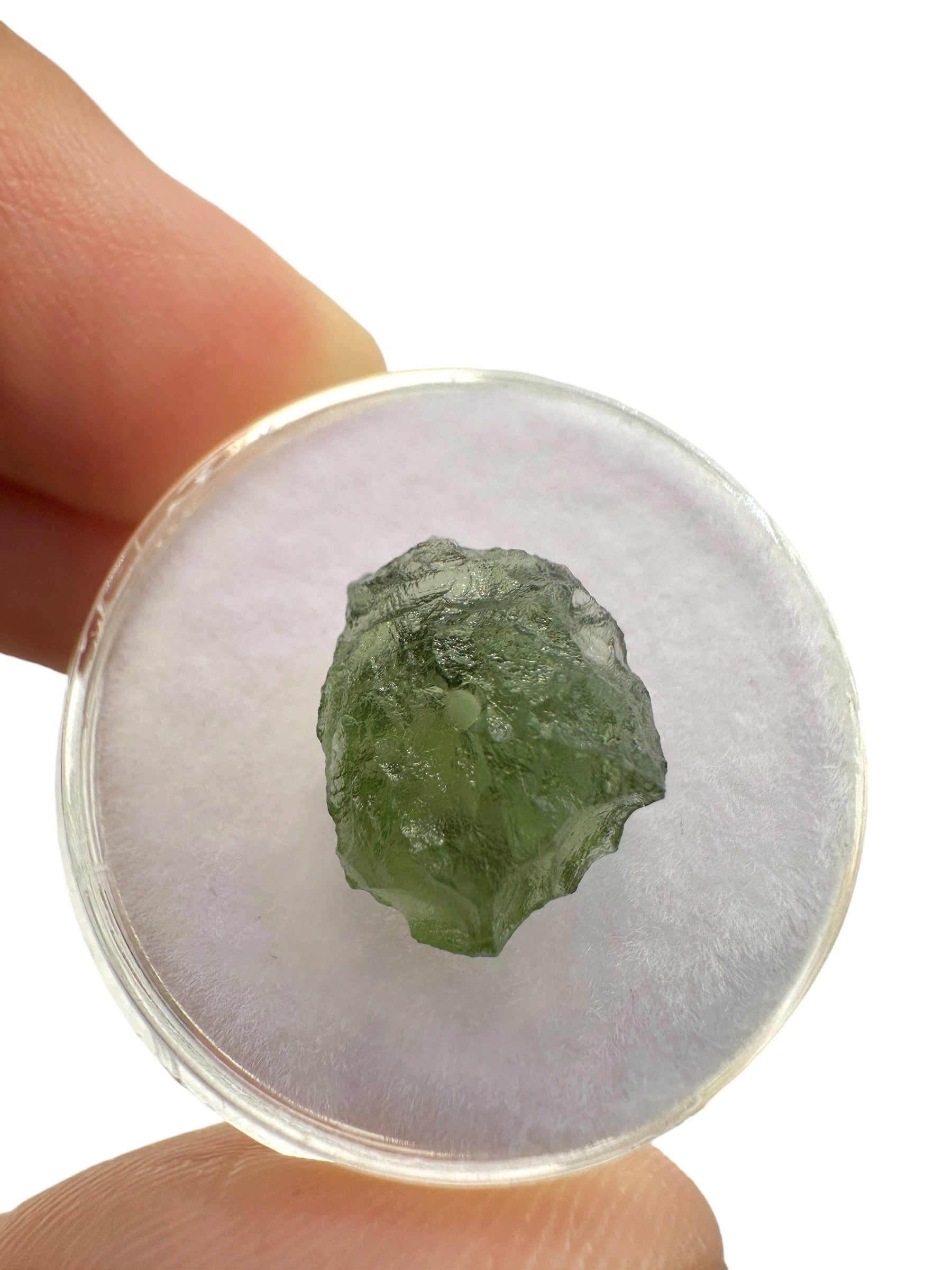 A bead made of raw moldavite 0,67g - VK062