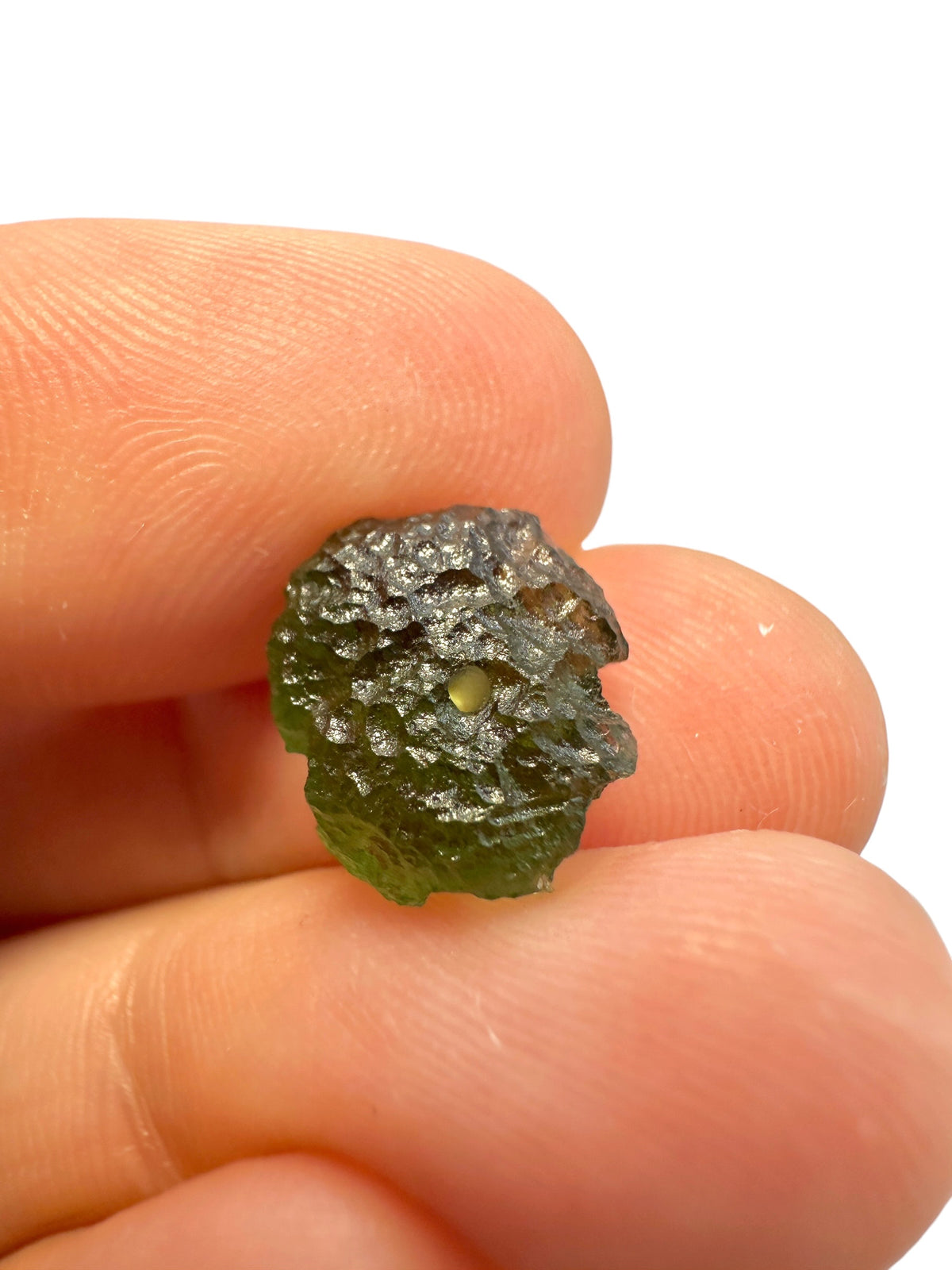 A bead made of raw moldavite 0,78g - VK063