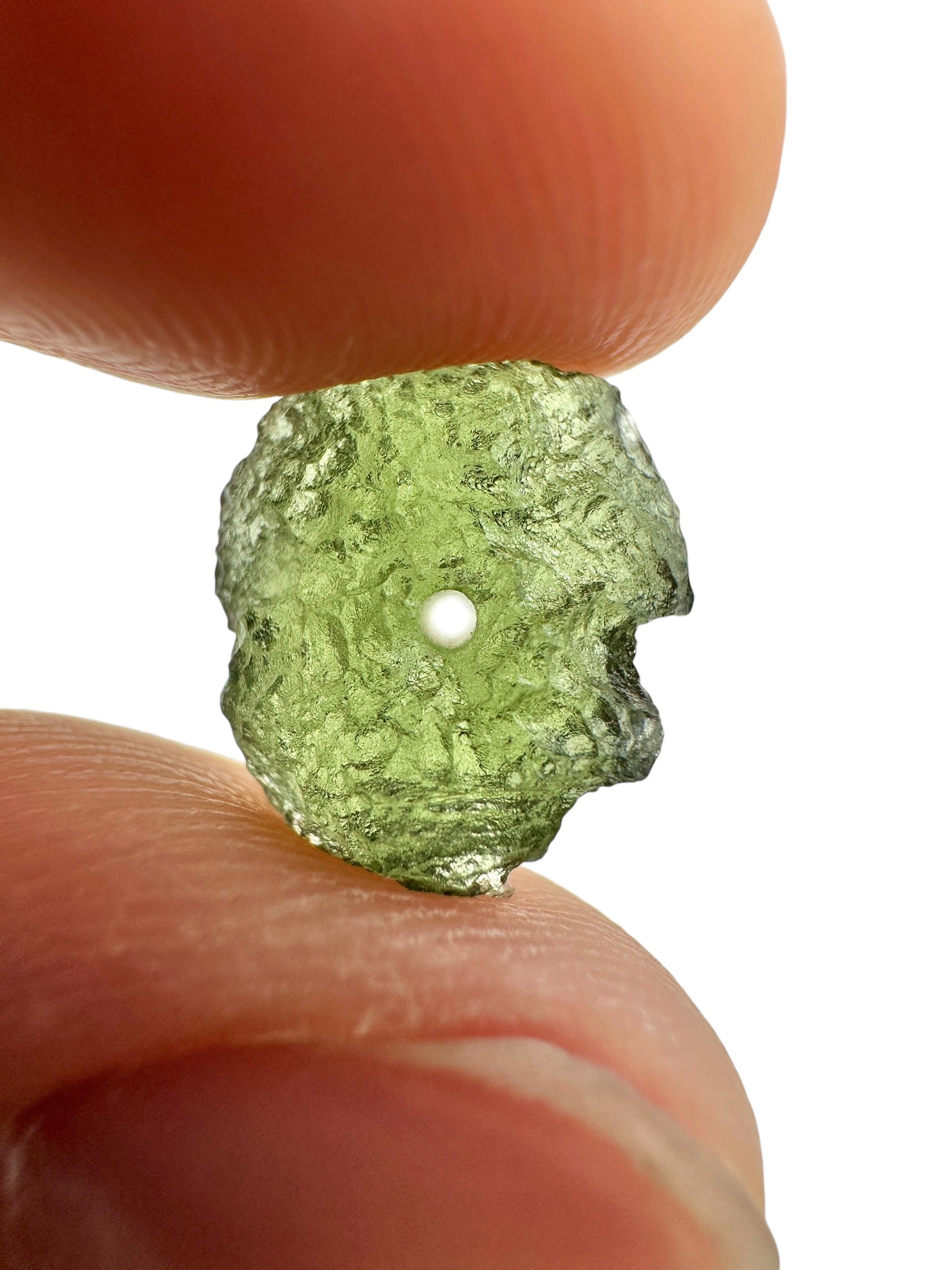 A bead made of raw moldavite 0,78g - VK063