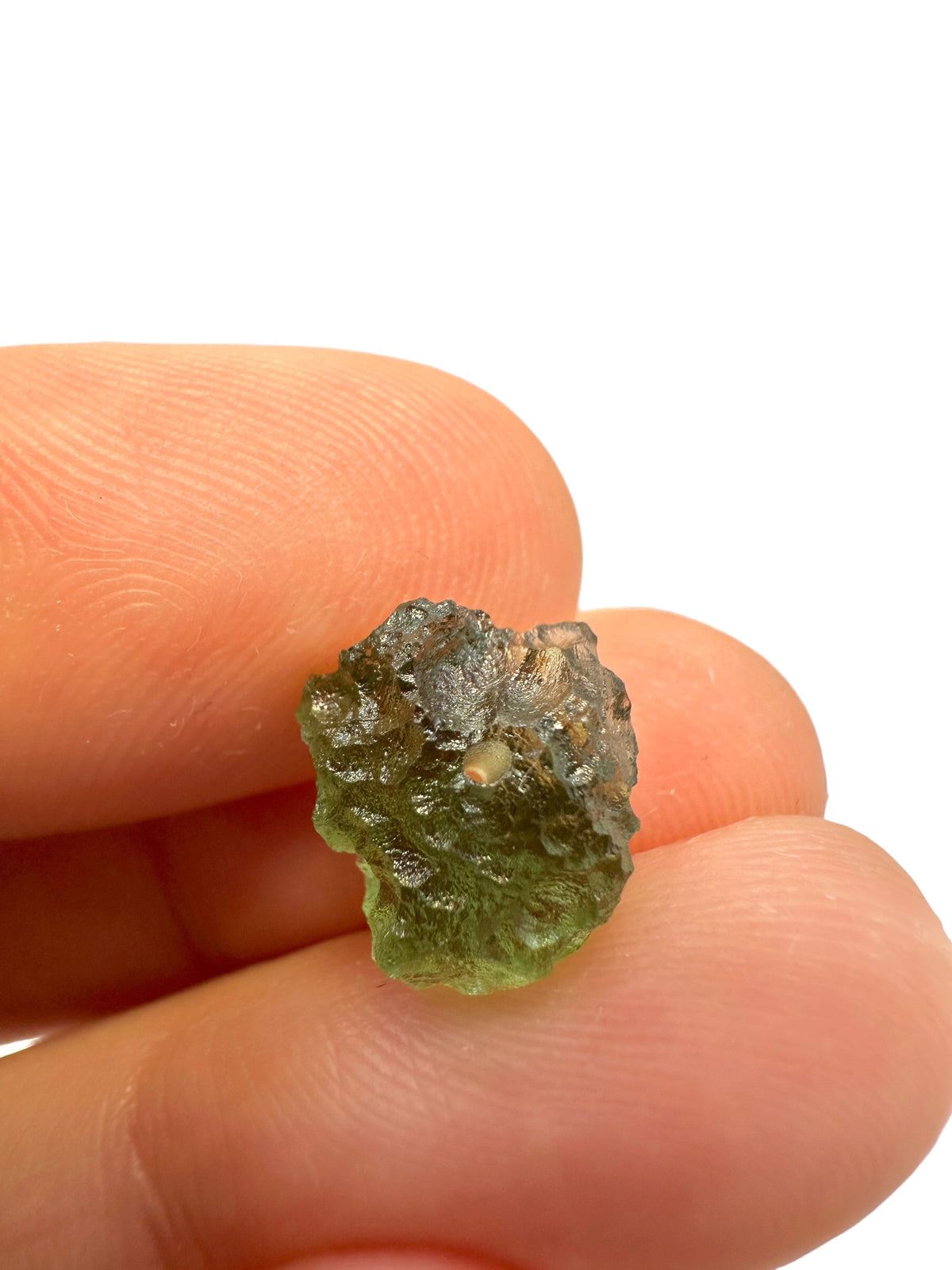 A bead made of raw moldavite 0,86g - VK064