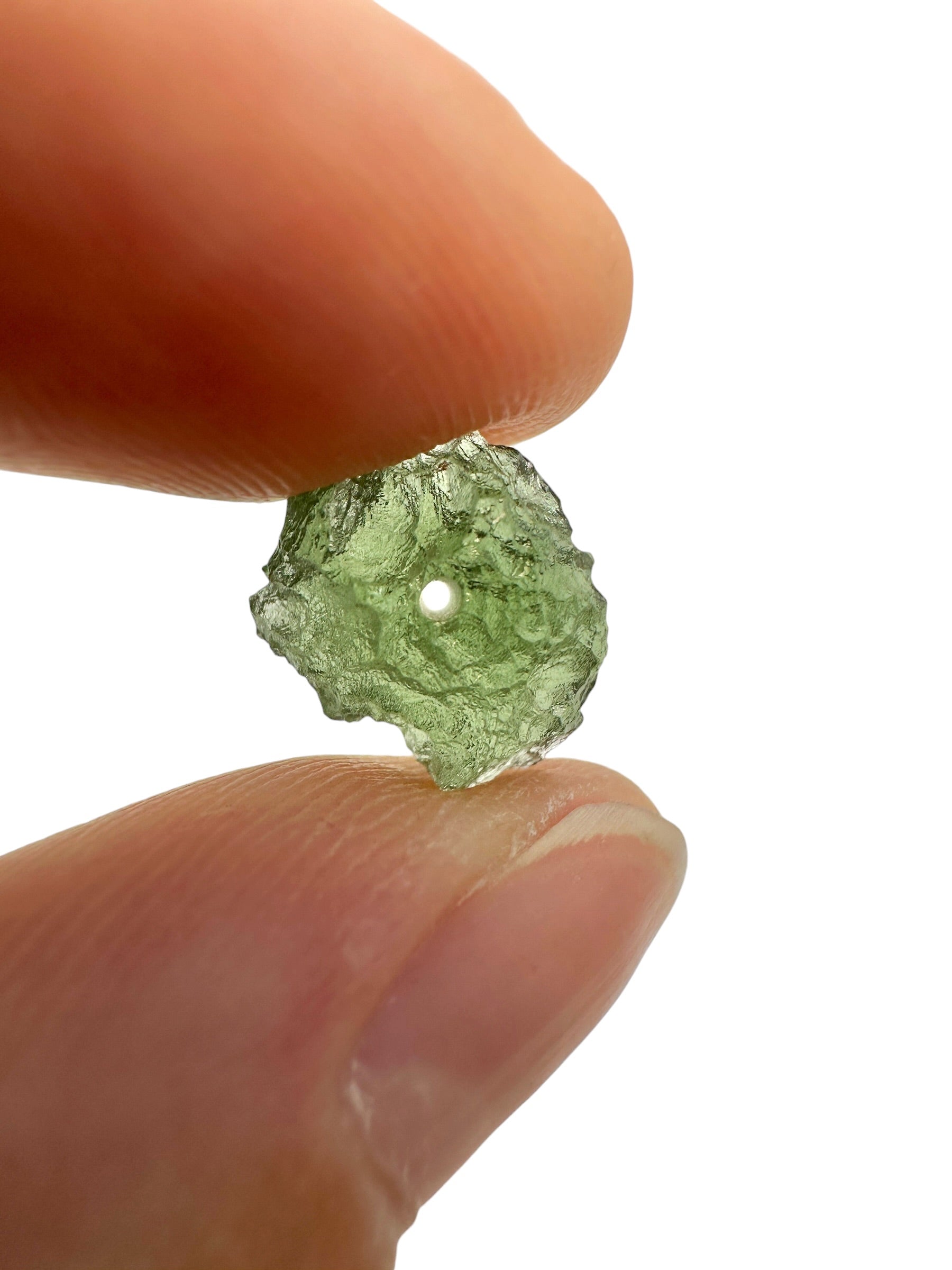 A bead made of raw moldavite 0,86g - VK064