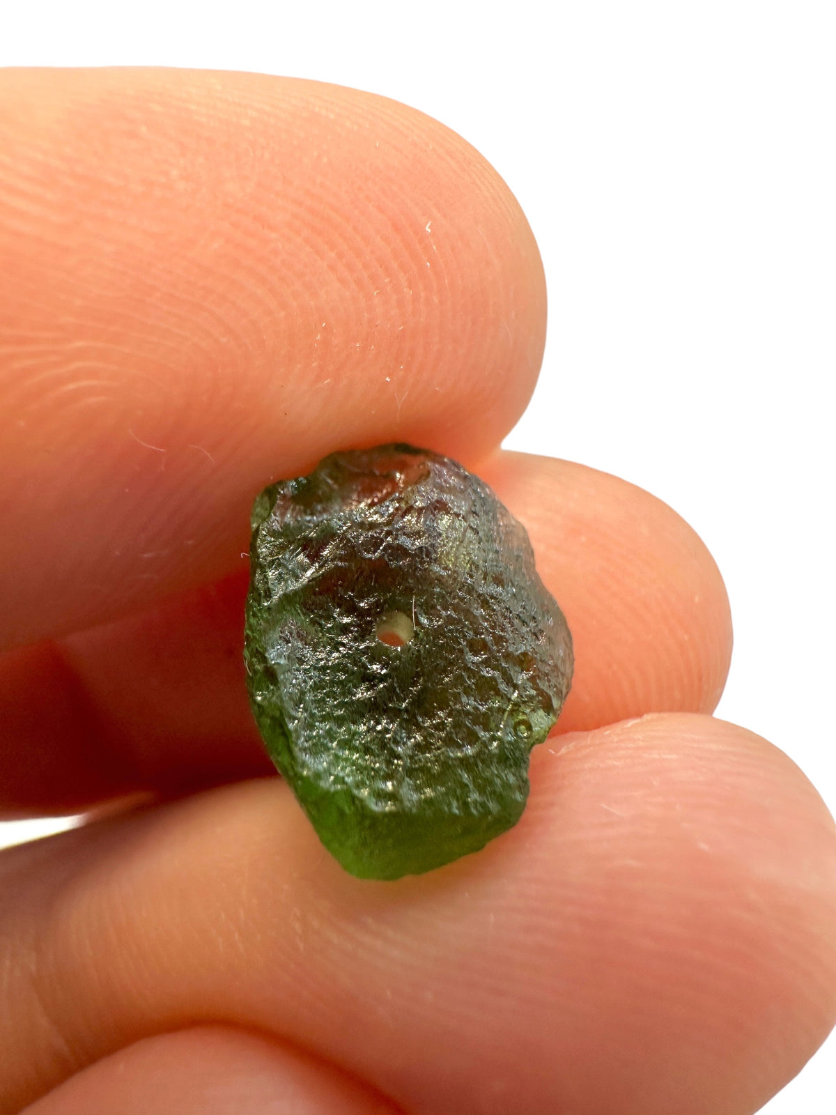 A bead made of raw moldavite 0,74g - VK065