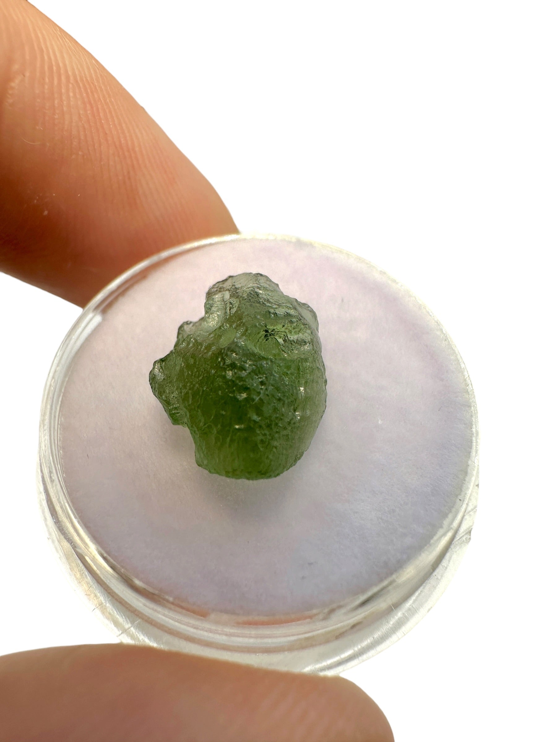 A bead made of raw moldavite 0,74g - VK065