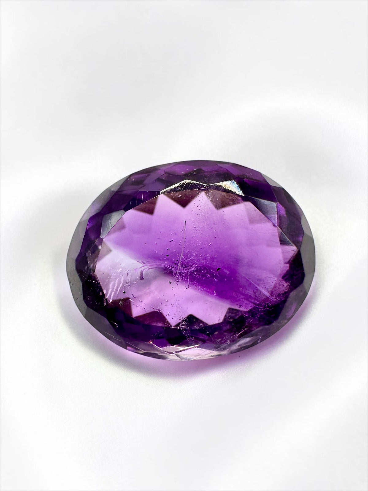 Faceted amethyst from Rwanda 10,2ct