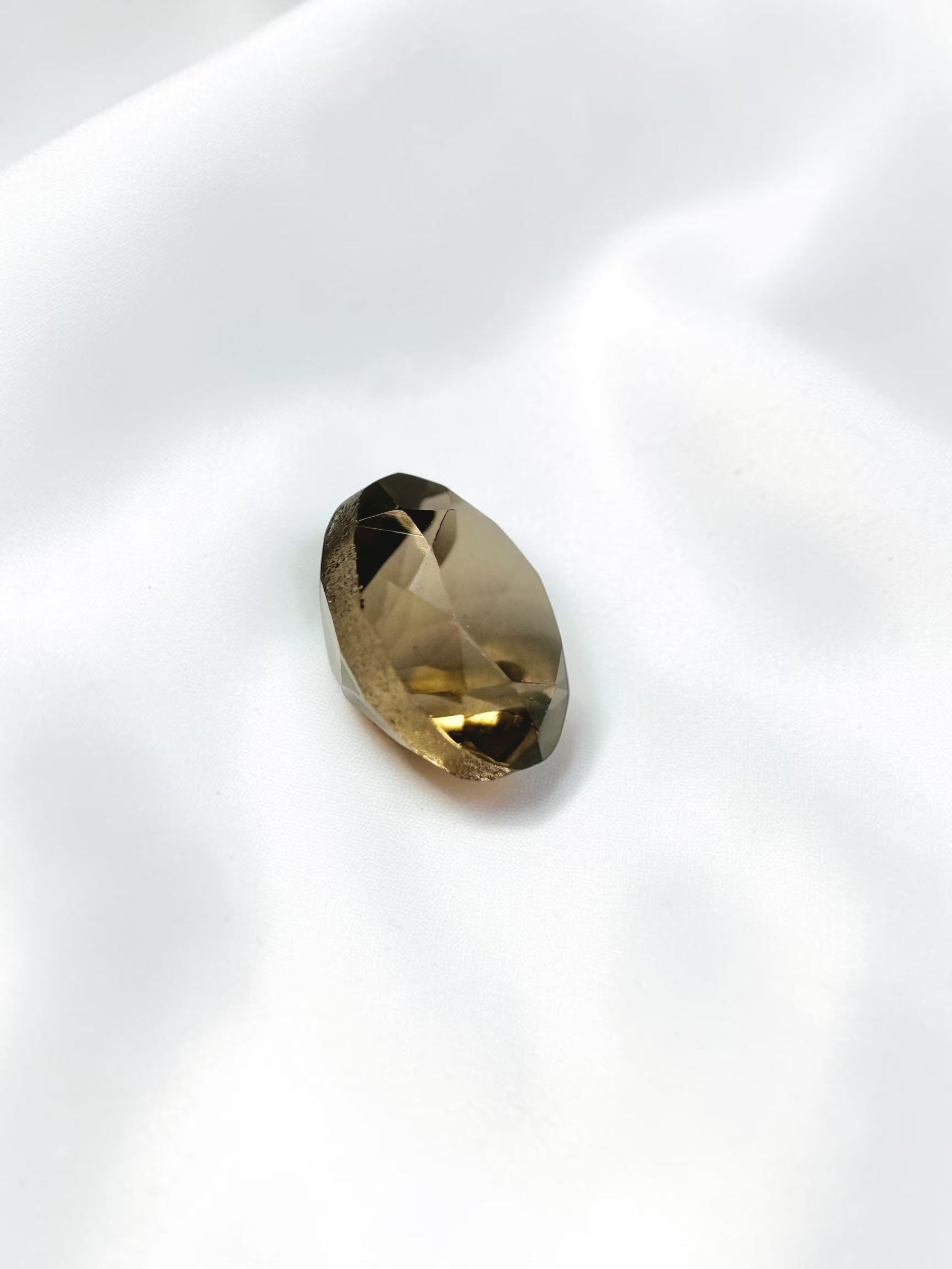 Faceted smoky quartz from Madagascar 0,8ct - BZA12