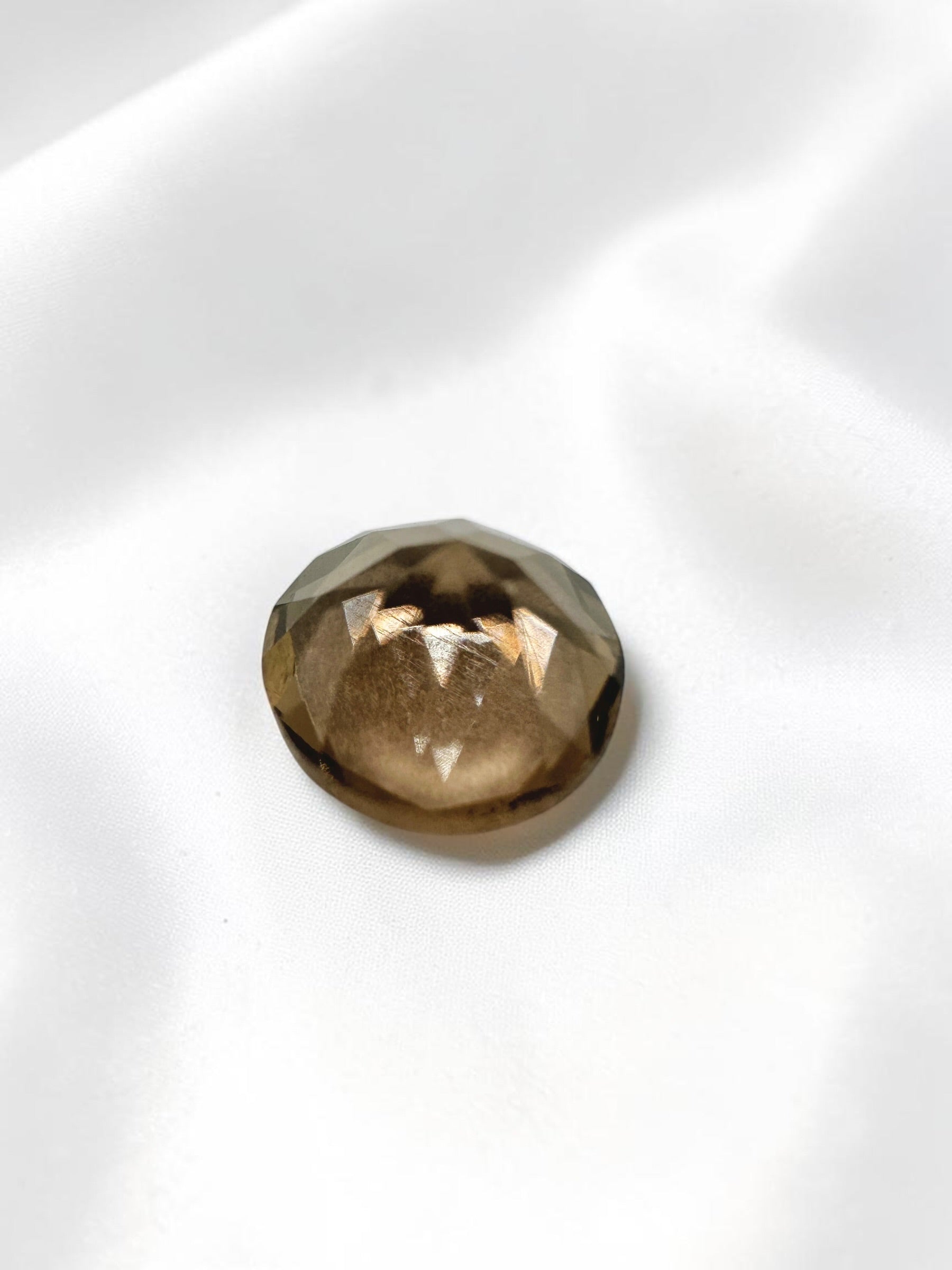 Faceted smoky quartz from Madagascar 0,8ct - BZA12