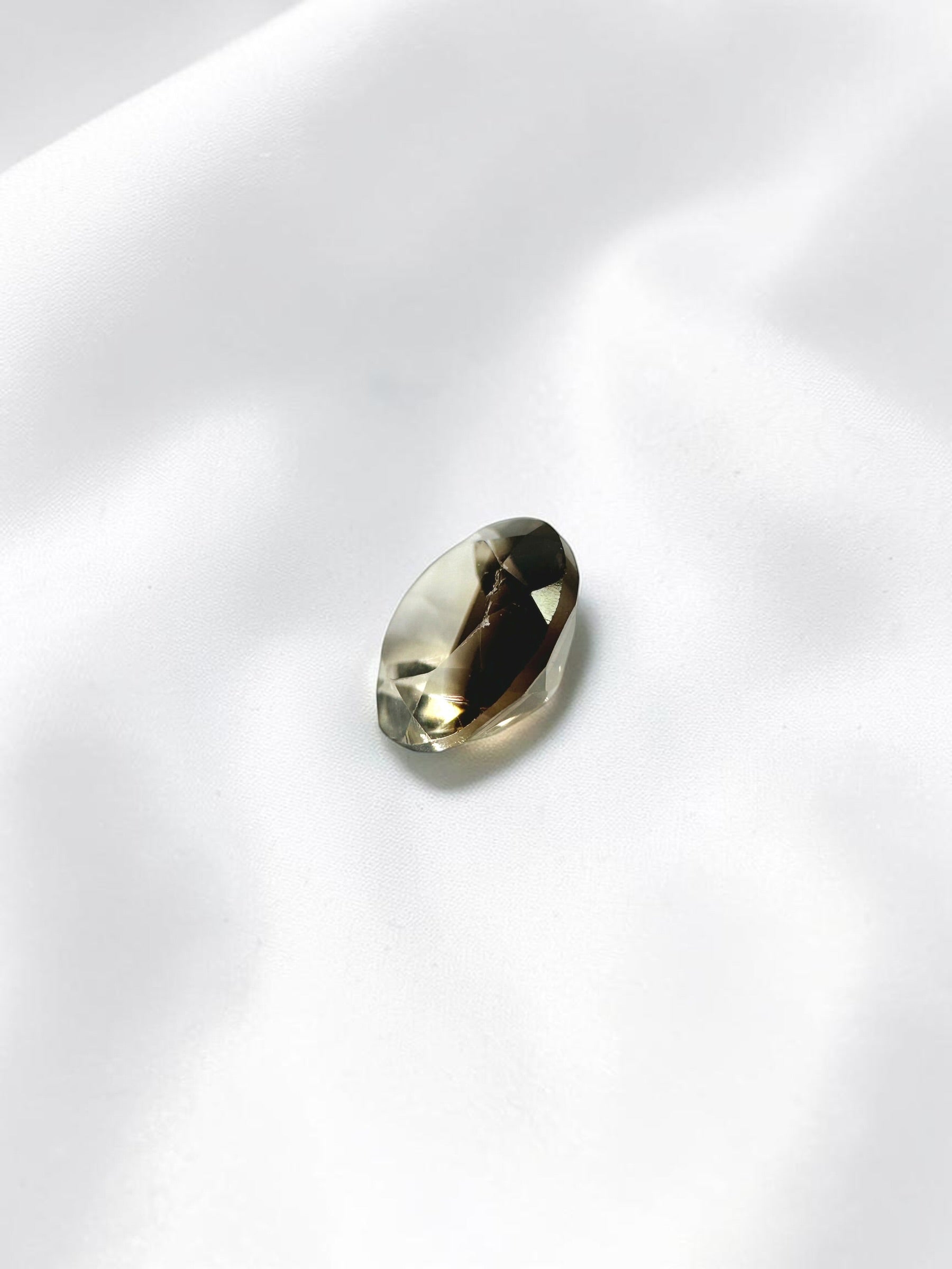 Faceted smoky quartz from Madagascar 0,8ct - BZA13