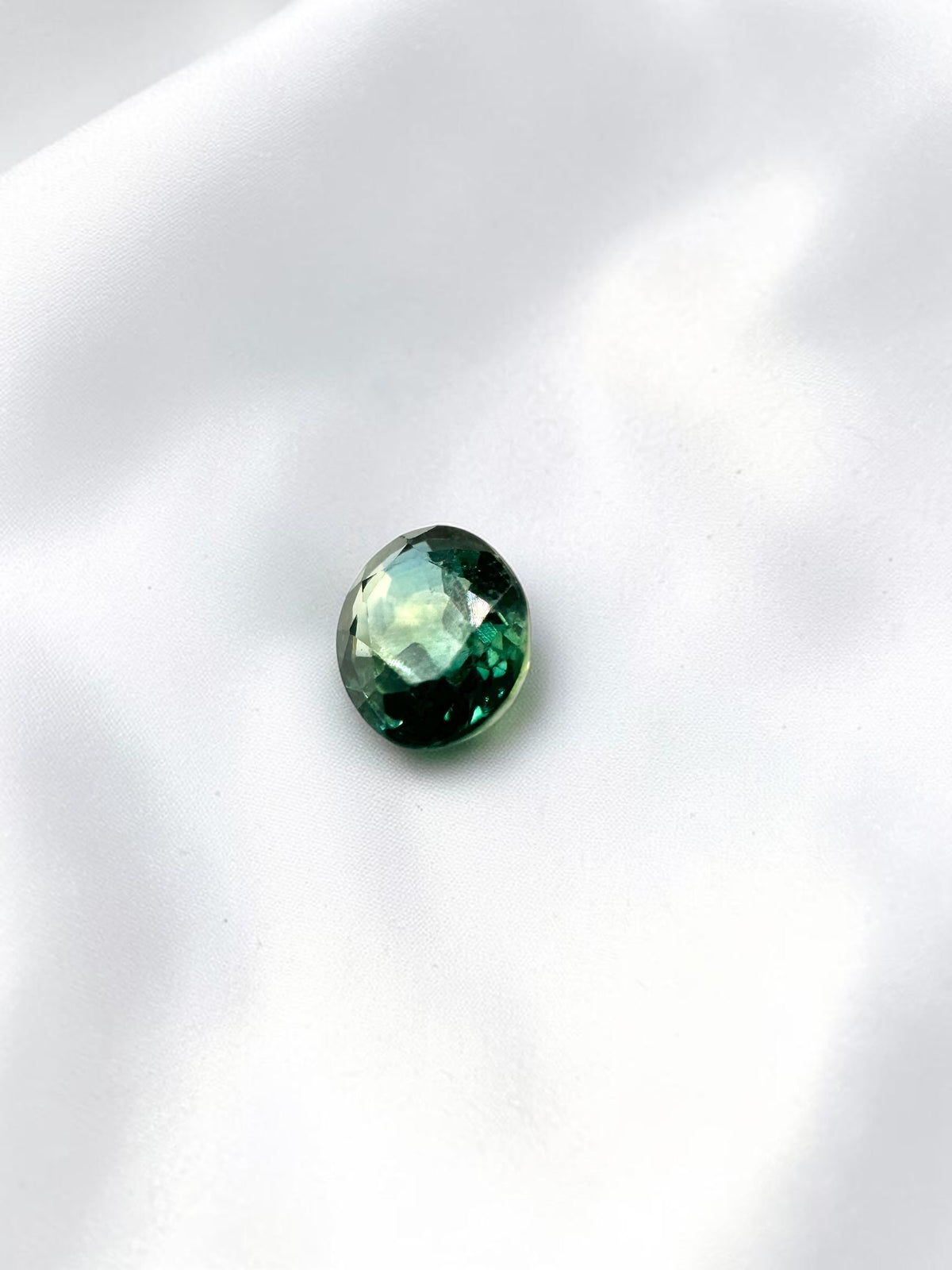 Faceted multicolor Sapphire from Australia 0,3ct - BSA07