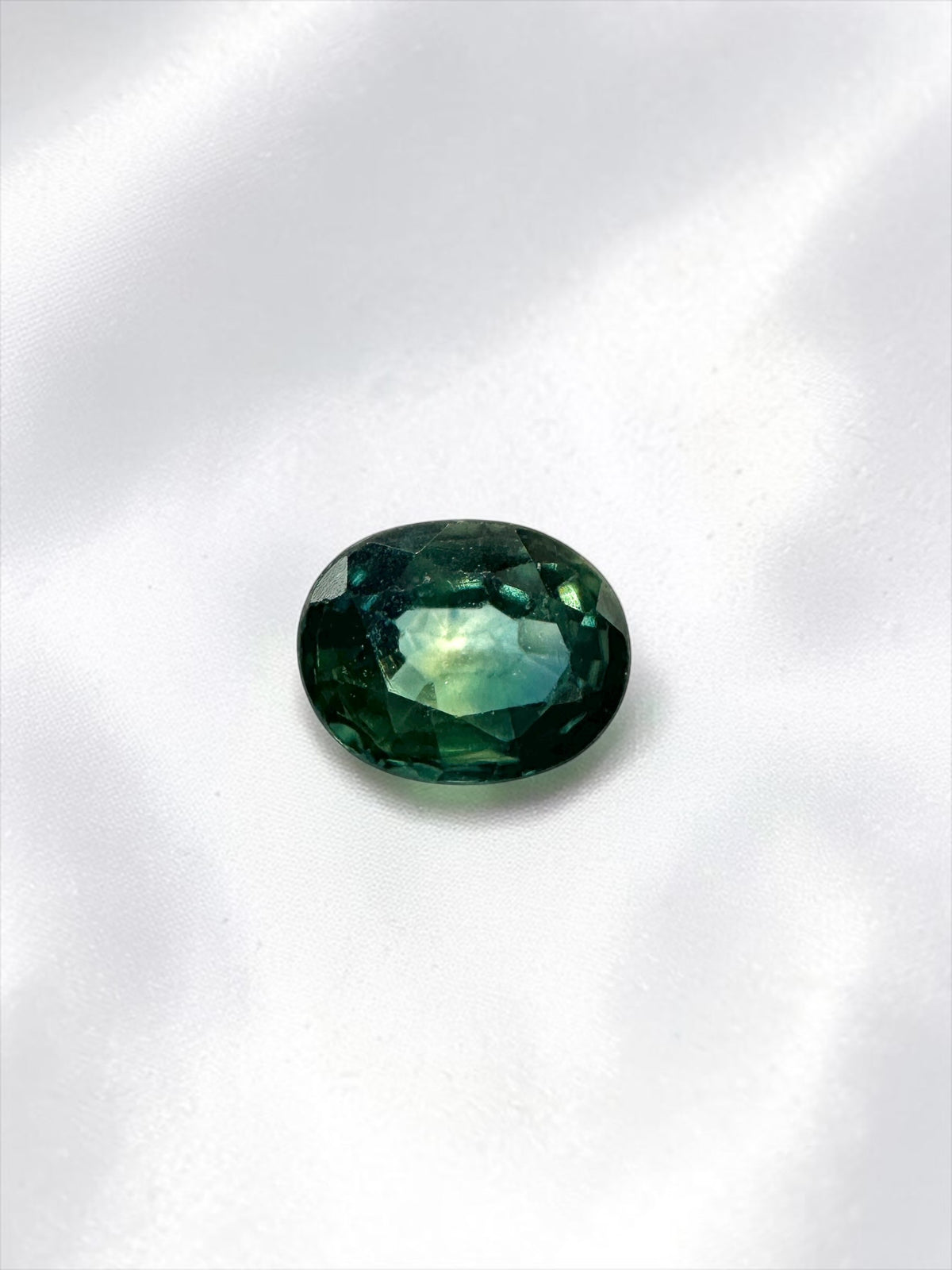 Faceted multicolor Sapphire from Australia 0,3ct