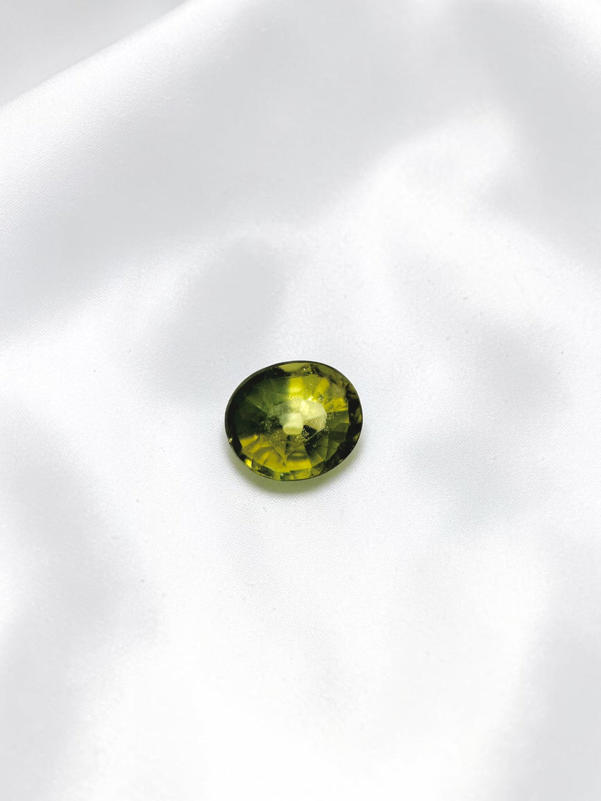 Faceted multicolor Sapphire from Australia 0,2ct