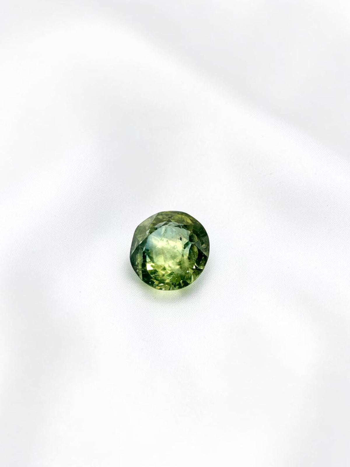 Faceted multicolor Sapphire from Australia 0,3ct