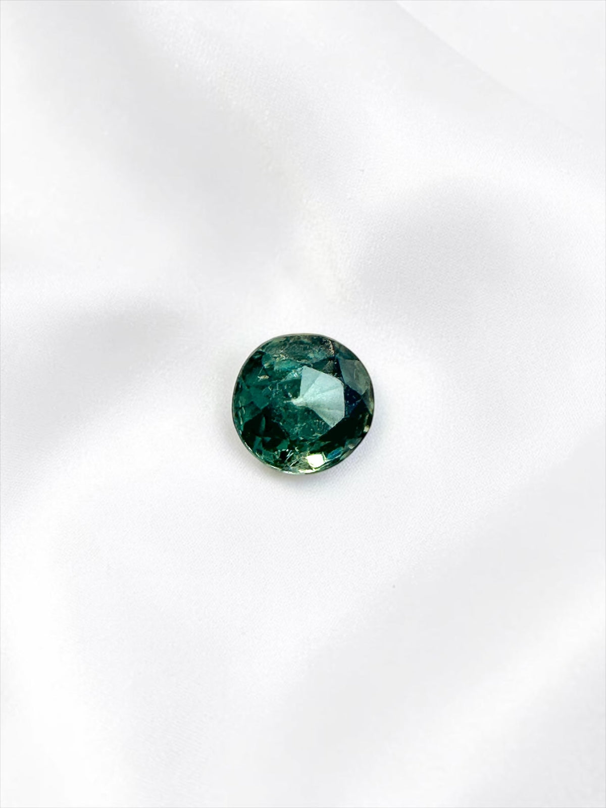 Faceted multicolor Sapphire from Australia 0,1ct