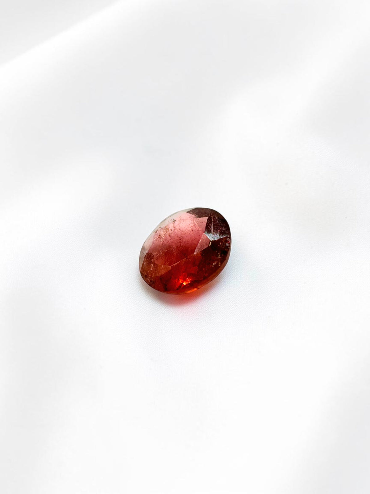 Faceted Rhodolite (variety of pyrope) from Madagascar 0,4ct - BGR12