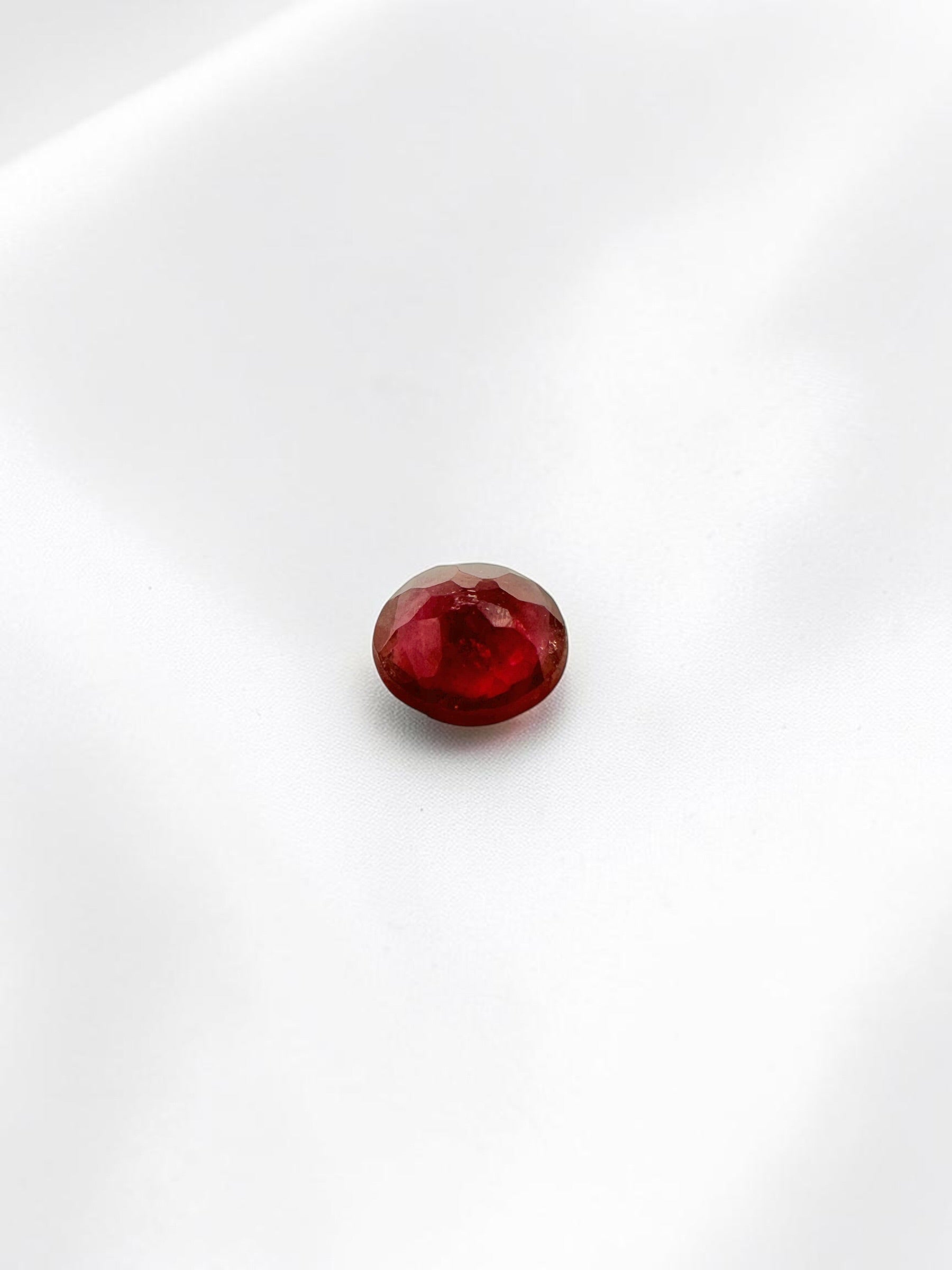 Faceted Rhodolite (variety of pyrope) from Madagascar 0,4ct - BGR12