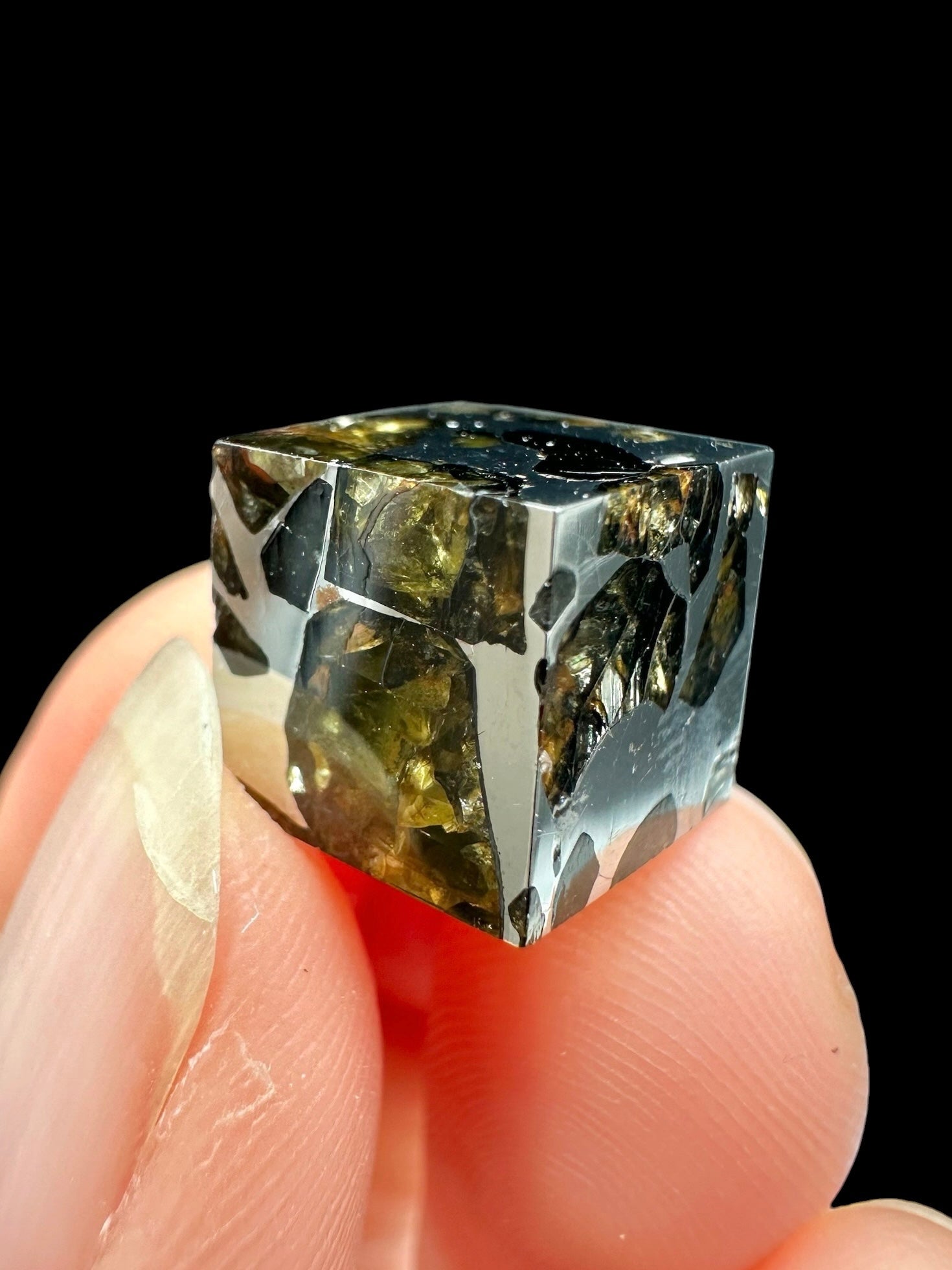Meteorite Seymchan – pallasite cube 5,3g – Russia - MESM161