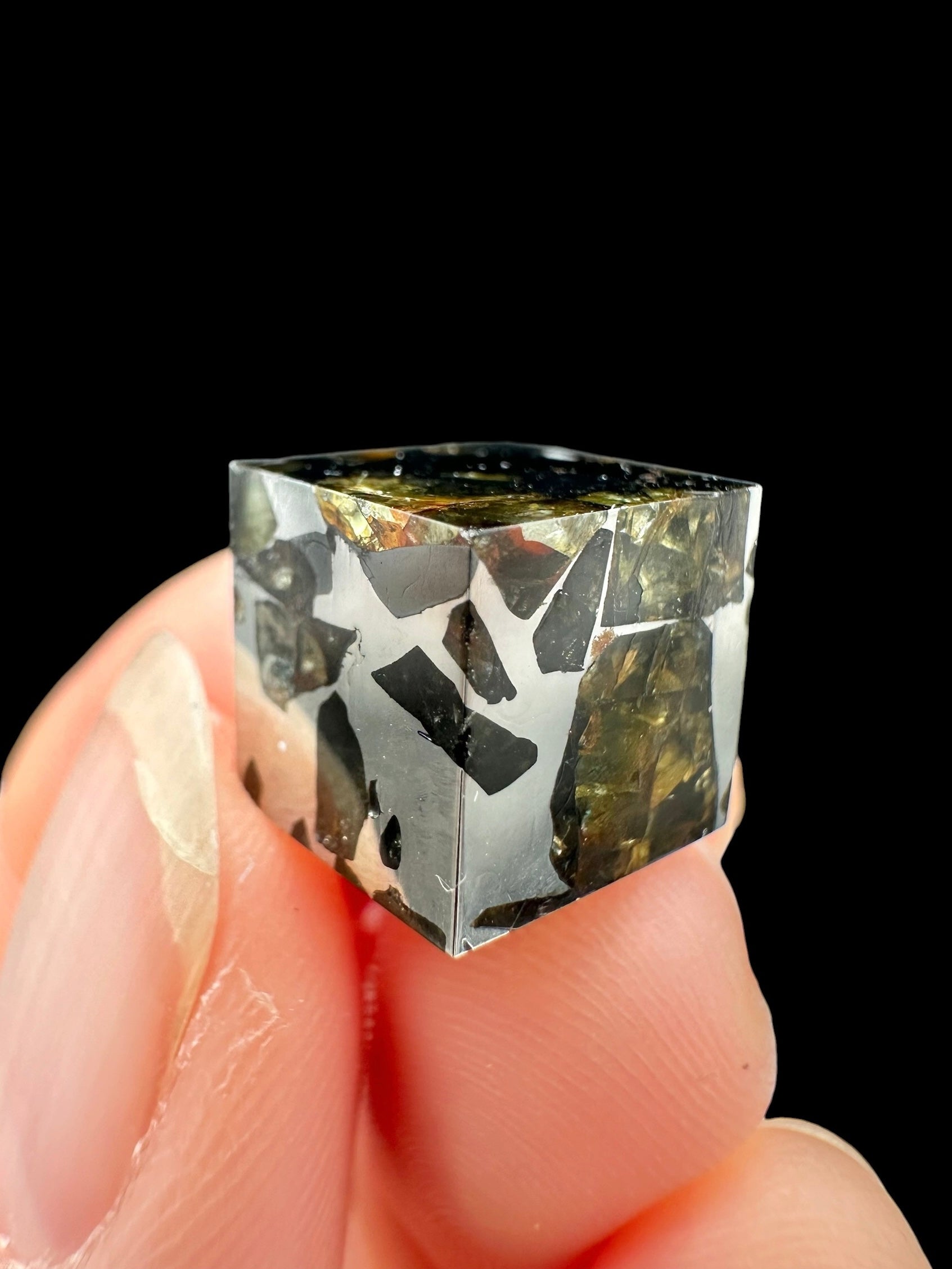 Meteorite Seymchan – pallasite cube 5,3g – Russia - MESM161