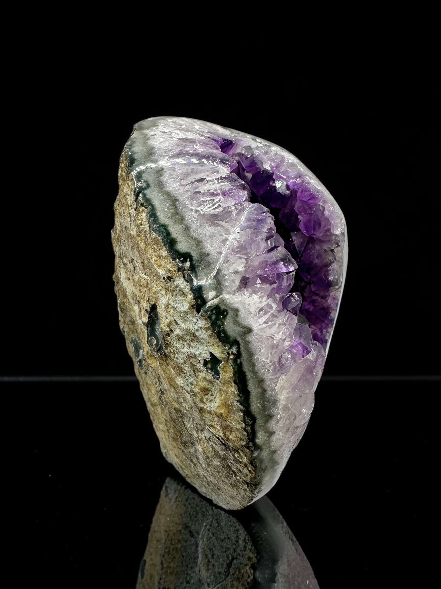 Amethyst geode (polished) – Uruguay - AMG48