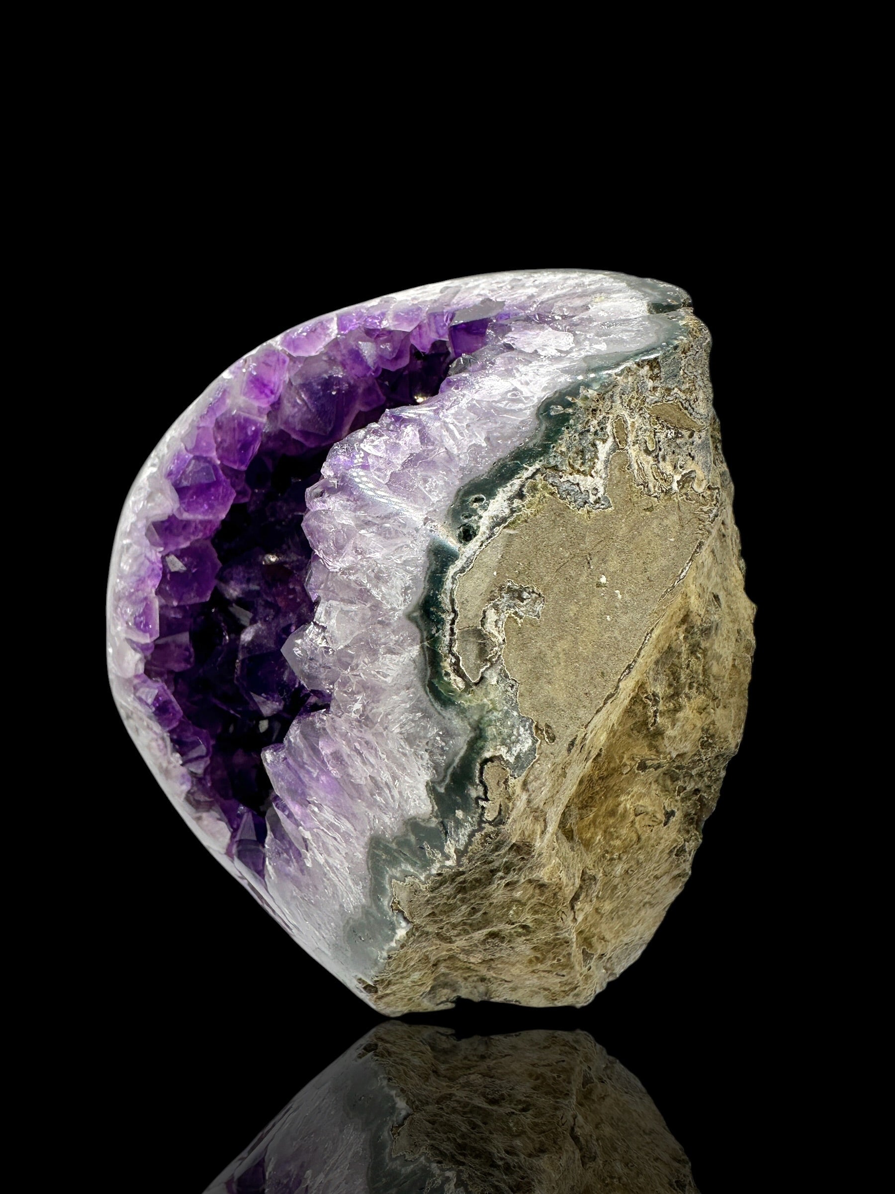 Amethyst geode (polished) – Uruguay - AMG48