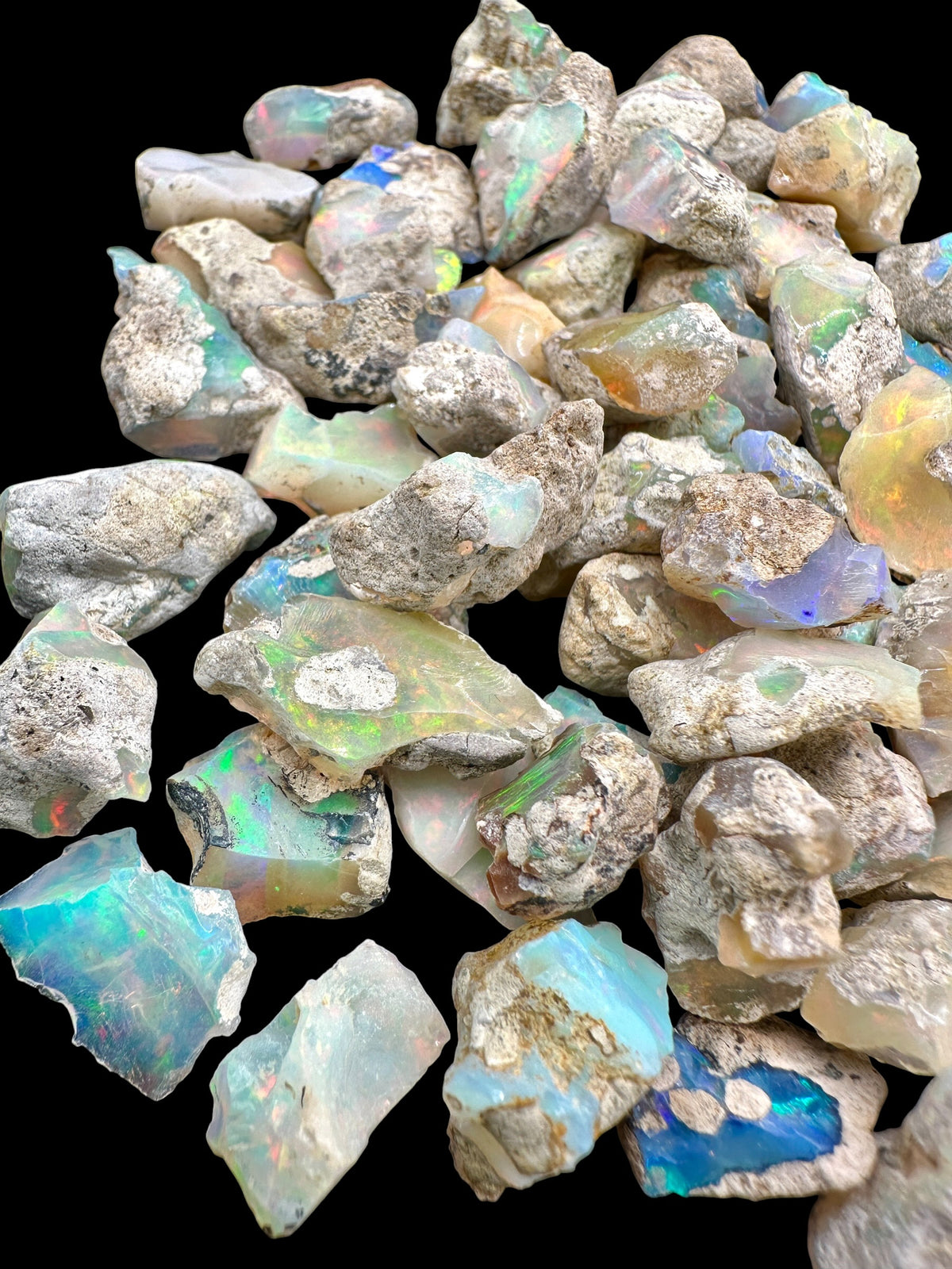 100g of precious opals – Welo, Ethiopia - OVEL06