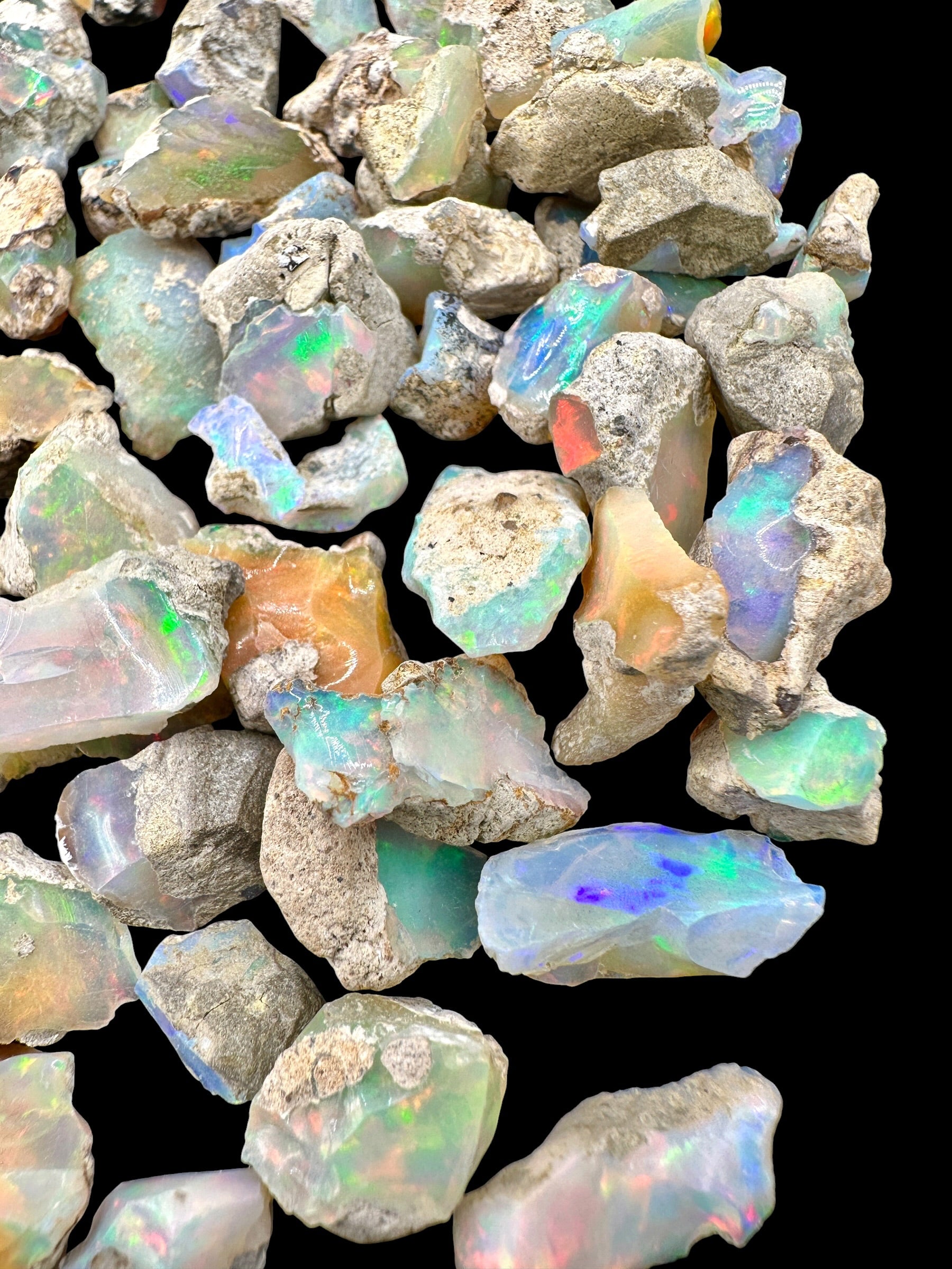 65g of precious opals – Welo, Ethiopia - OVEL07