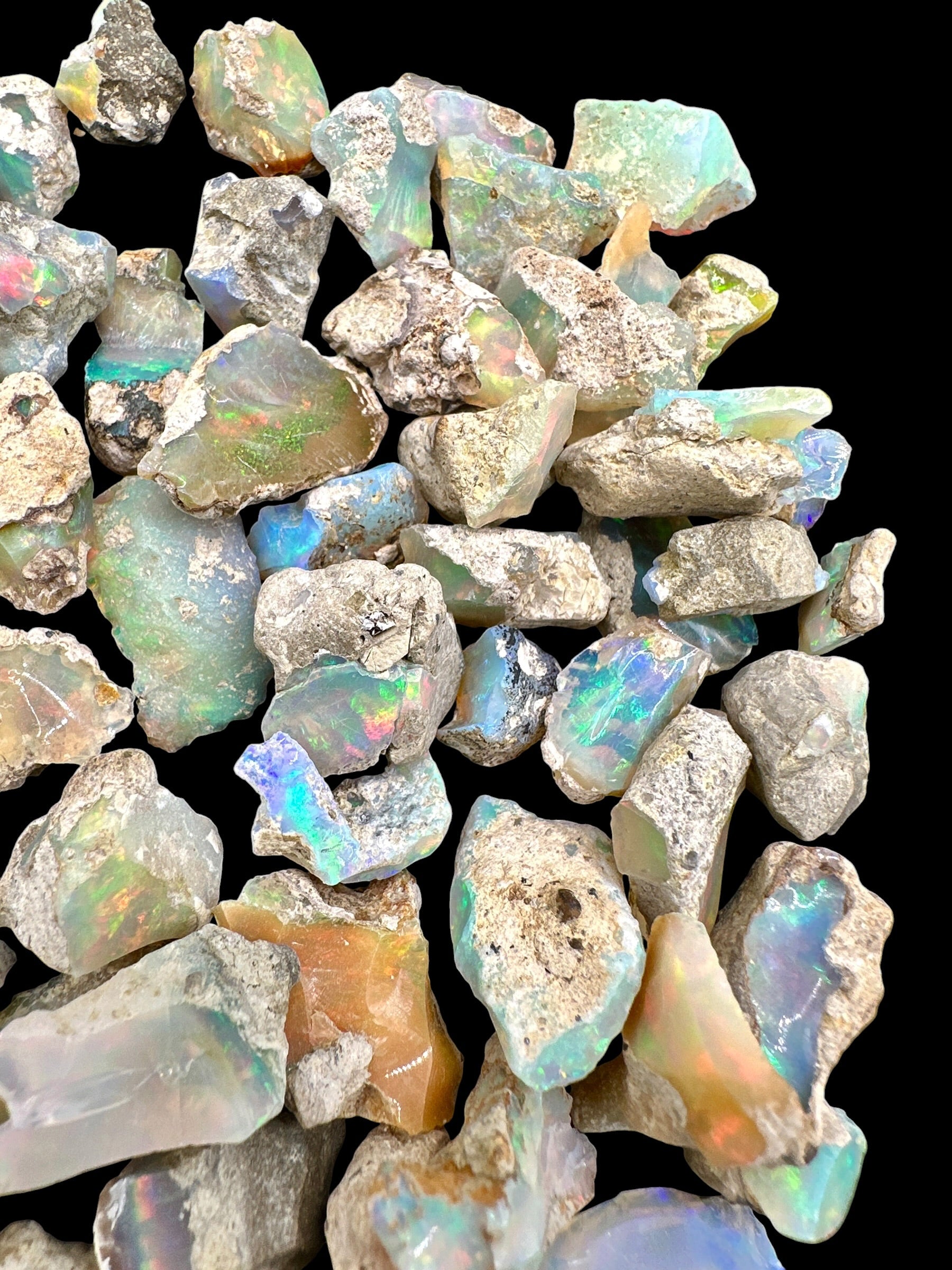 65g of precious opals – Welo, Ethiopia - OVEL07