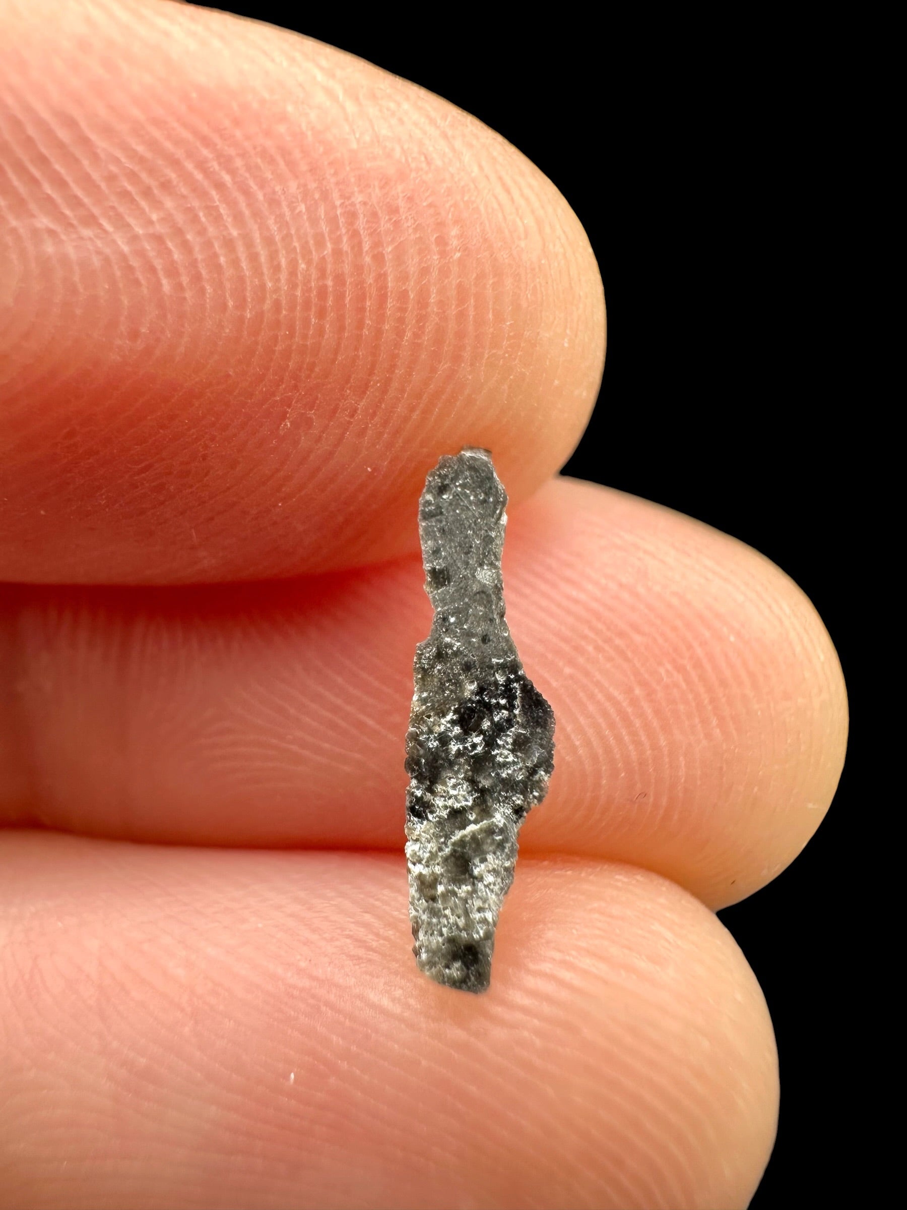 Lunar meteorite NWA 17865 – 0,1g – Algeria - MENWL38