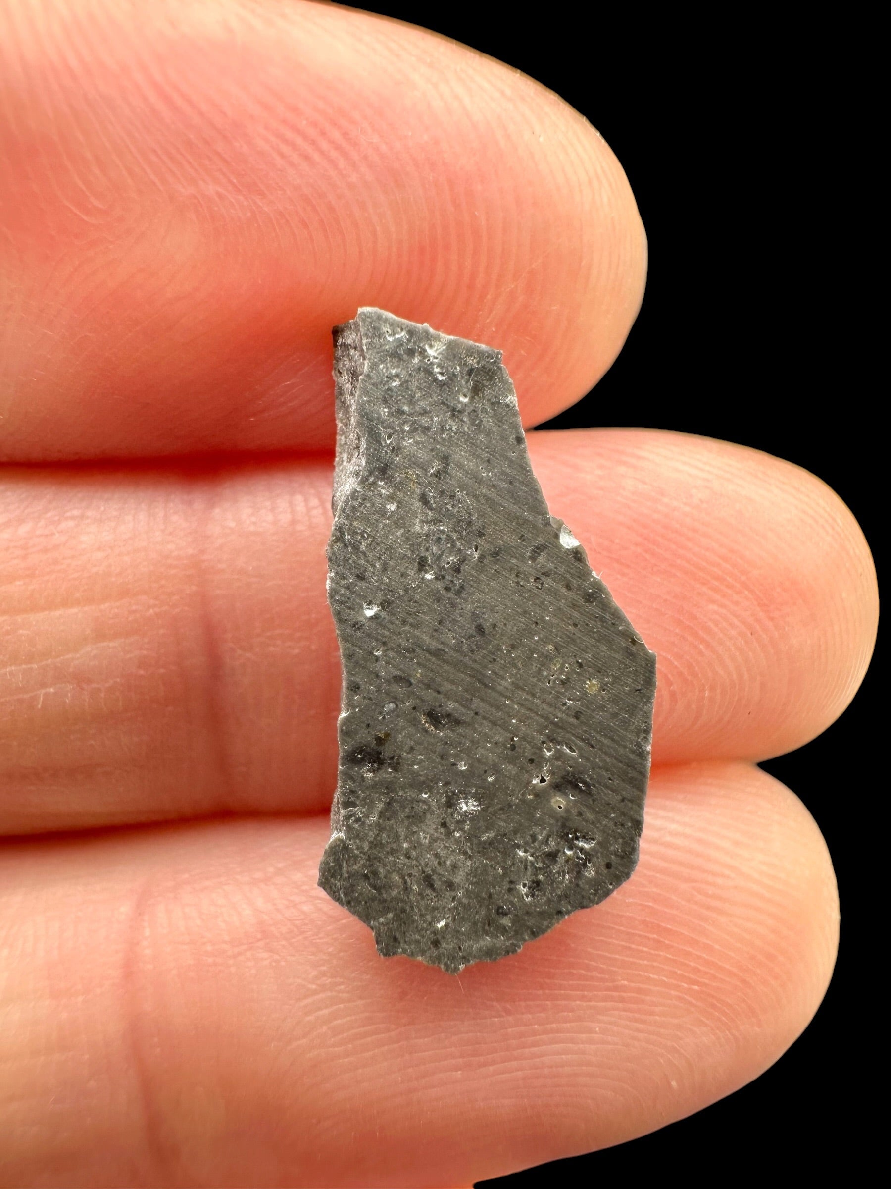 Lunar meteorite NWA 17865 – 0,7g – Algeria - MENWL40