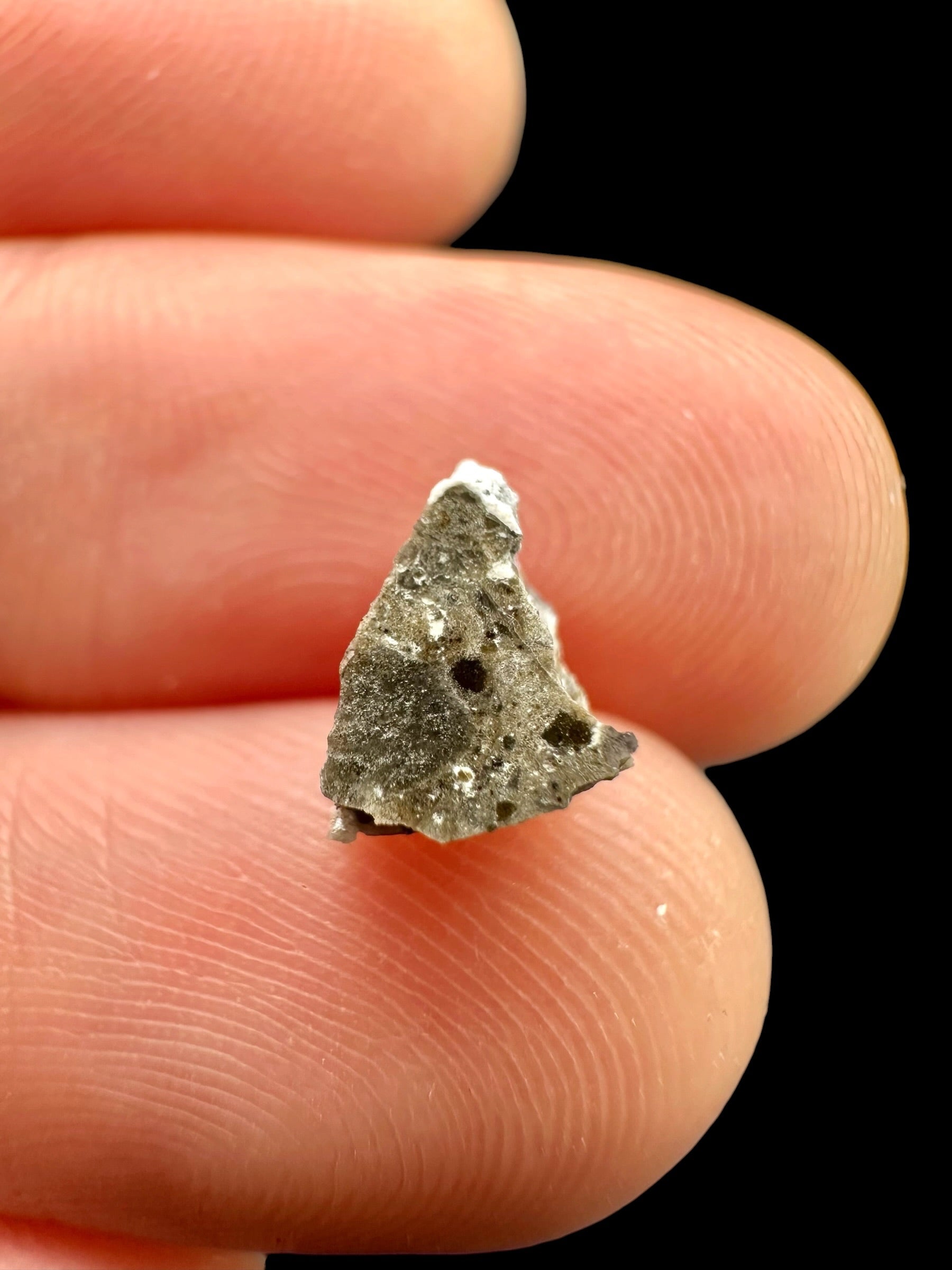 Lunar meteorite Oued el Hamim 001 – 0,2g – Libya - MEOH48