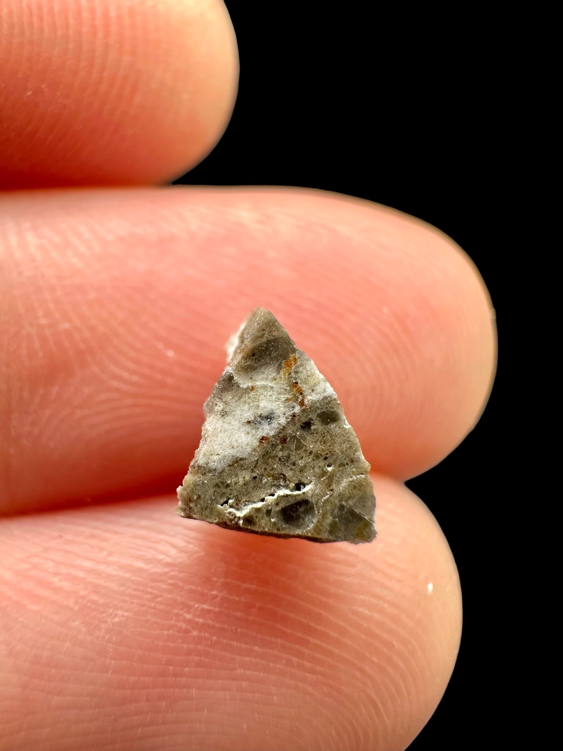 Lunar meteorite Oued el Hamim 001 – 0,2g – Libya - MEOH48