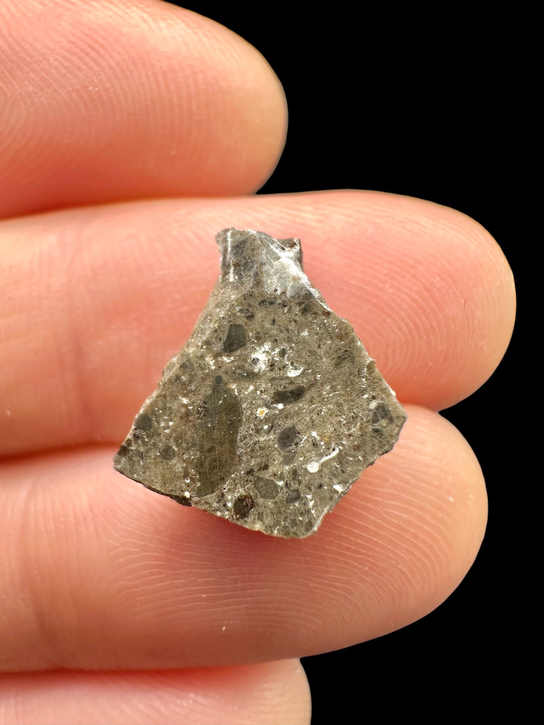 Lunar meteorite Oued el Hamim 001 – 0,8g – Libya - MEOH50