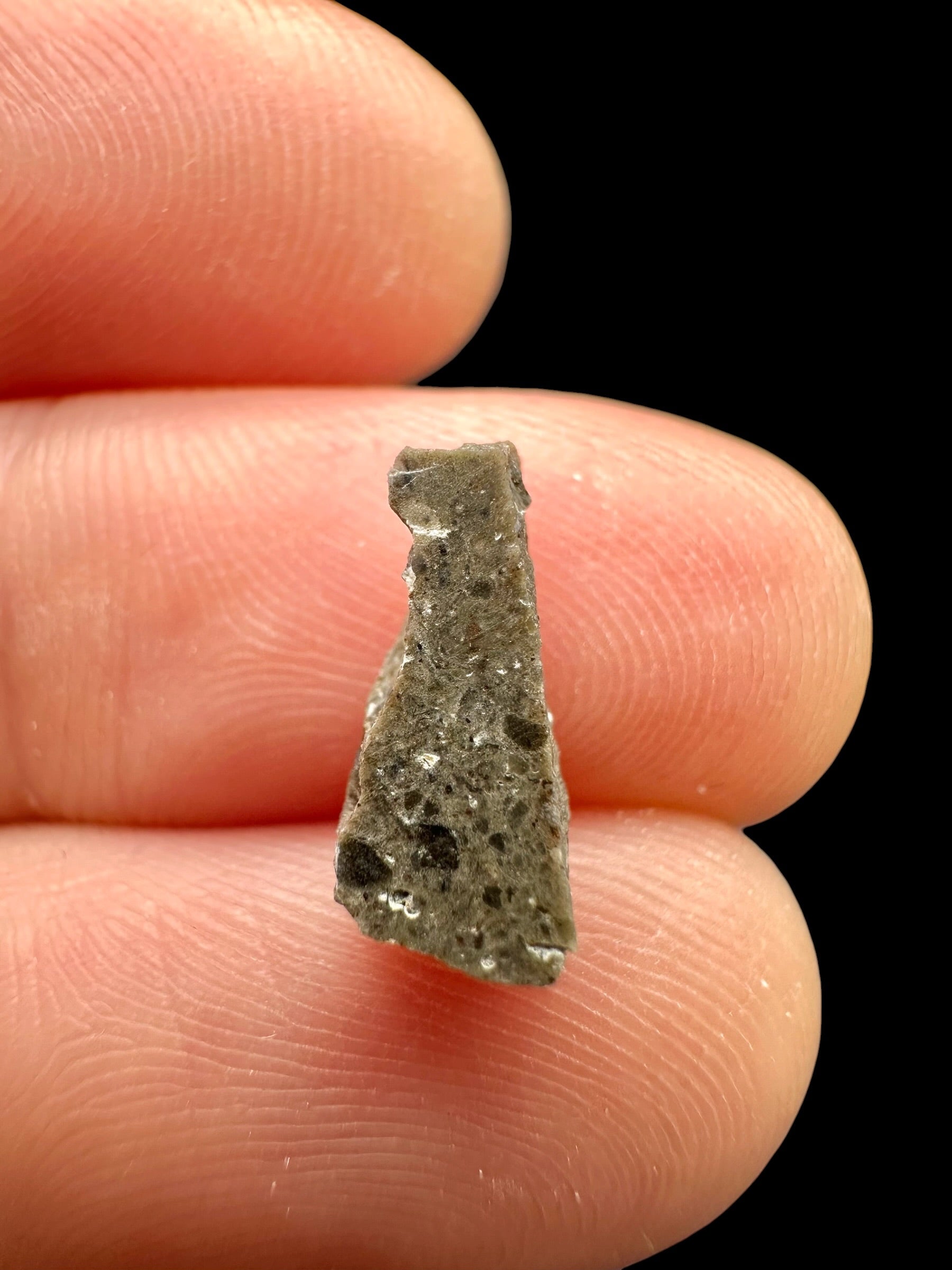 Lunar meteorite Oued el Hamim 001 – 0,3g – Libya - MEOH51
