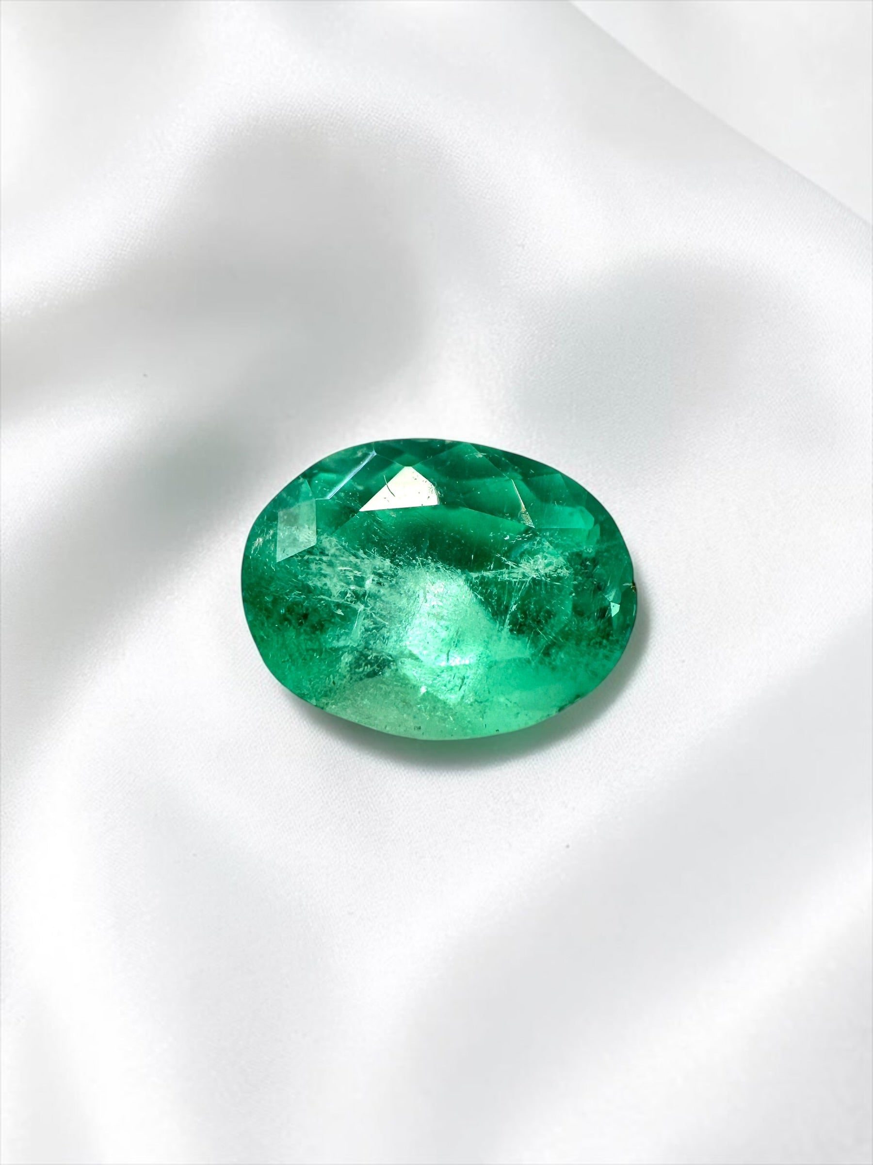 Faceted emerald from Colombia 0,8ct