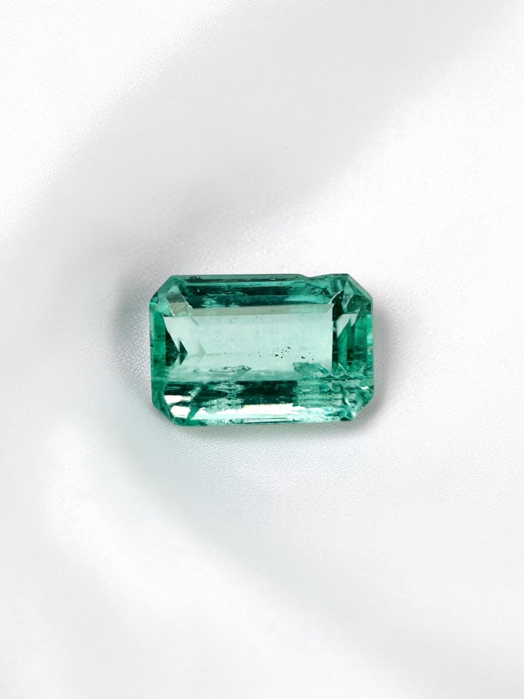 Faceted emerald from Colombia 0,24ct