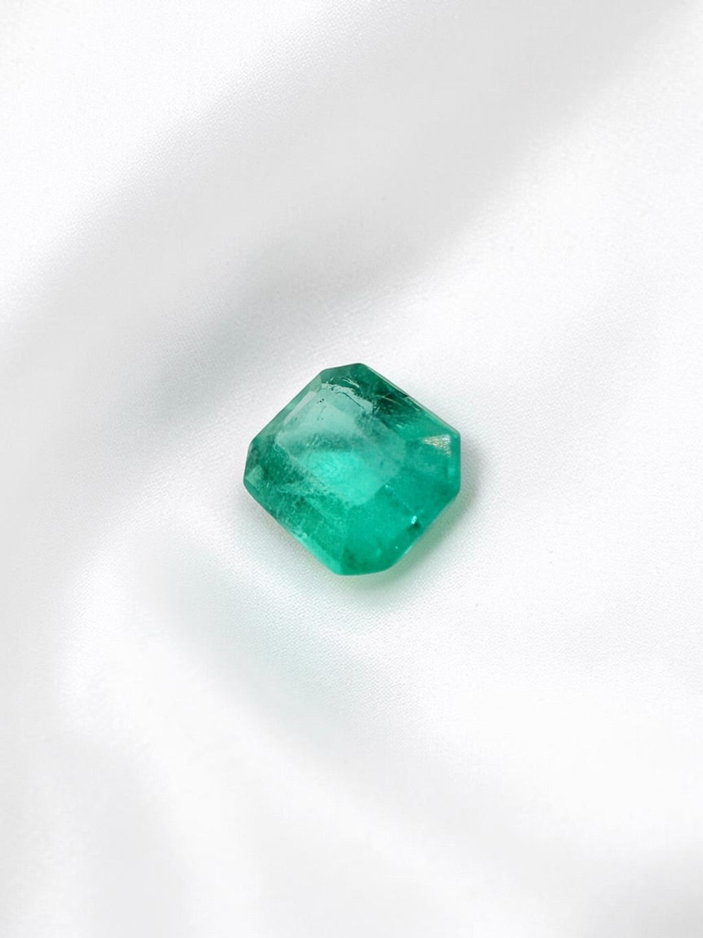 Faceted emerald from Colombia 0,13ct - BS054
