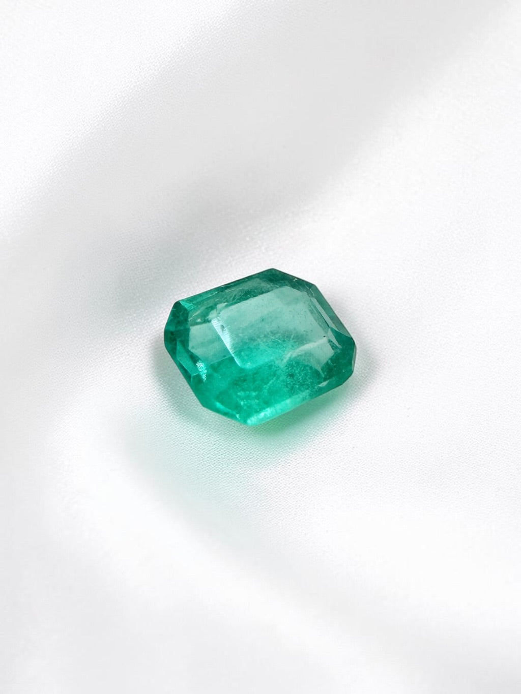 Faceted emerald from Colombia 0,13ct - BS054