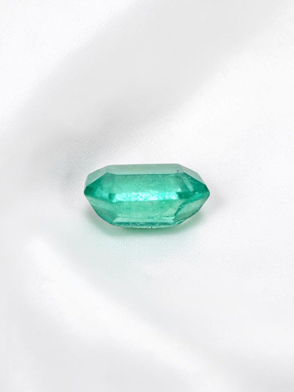 Faceted emerald from Colombia 0,13ct - BS054